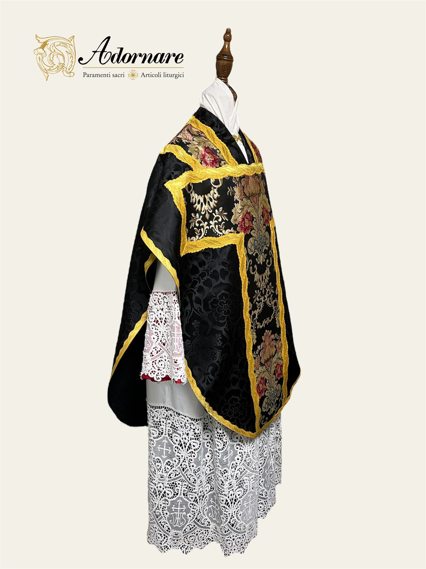 Requiem St Philip Neri Chasuble Low Mass Set (Black) / Pianeta San Filippo in Broccato (Nero)