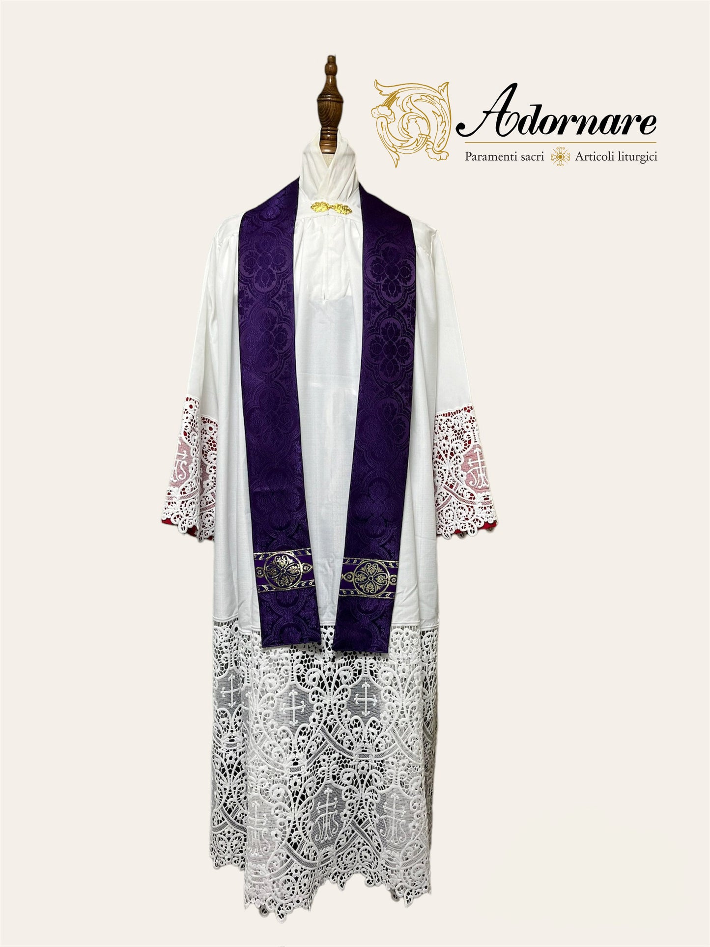 Semi-gothic chasuble economical with woven Y-orphrey and IHS appliqué / Casule semi-gotica economico