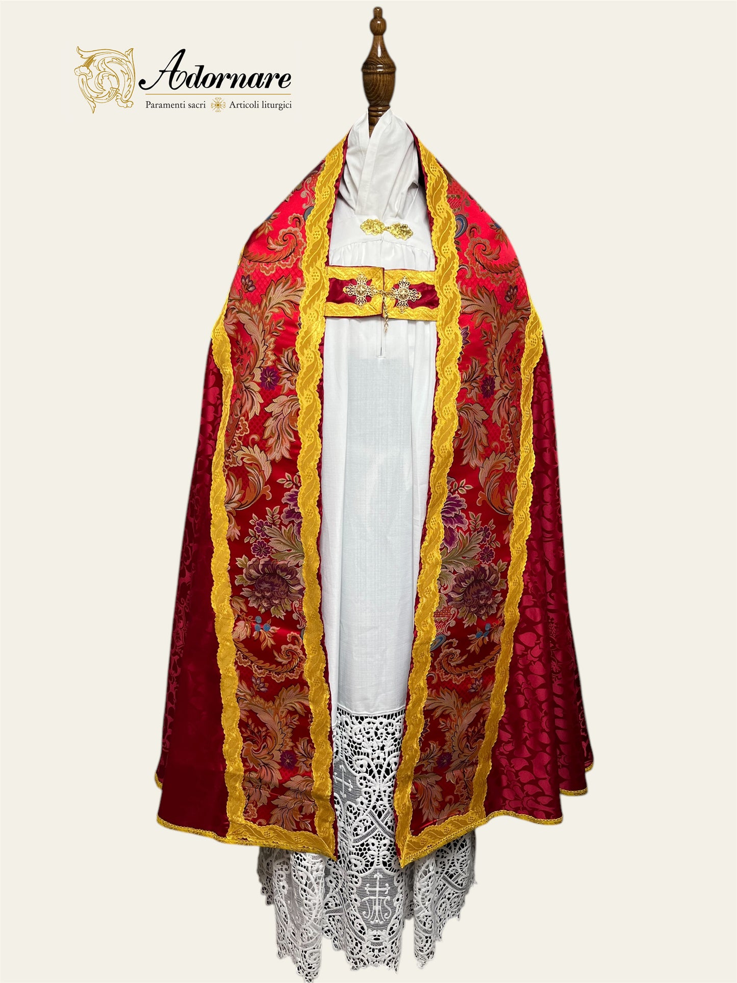 Damask Roman Cope with brocade panels / Piviale Romano Damasco con inserti in broccato