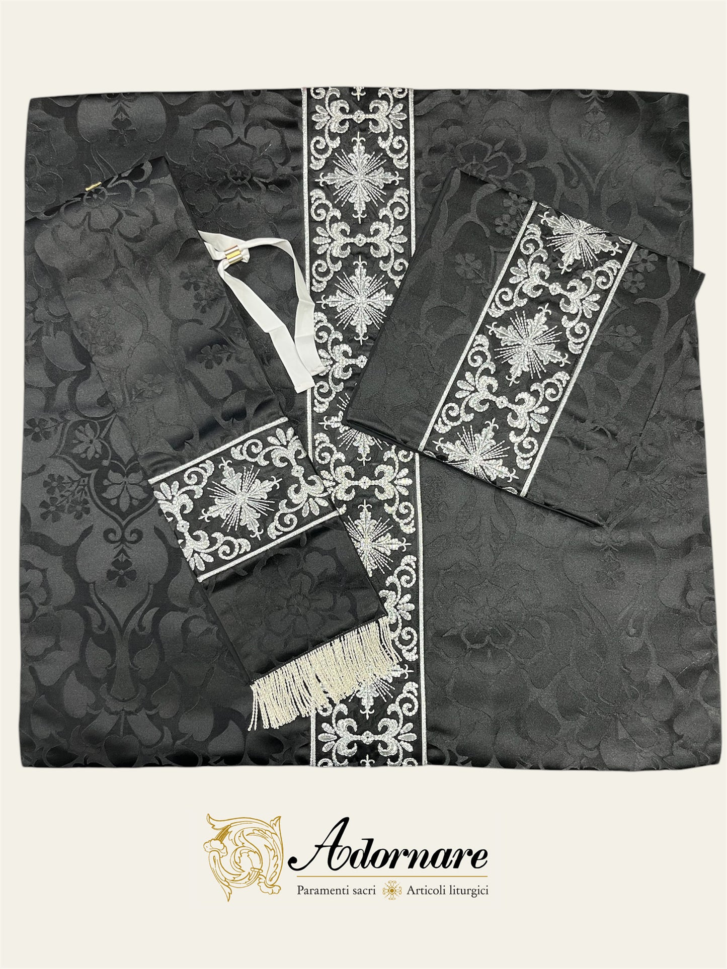 Semi-gothic chasuble with embroidered ornate cross Y-orphrey and IHS appliqué - Low Mass Set / Casula semi-gotica Damasco ricamato a macchina