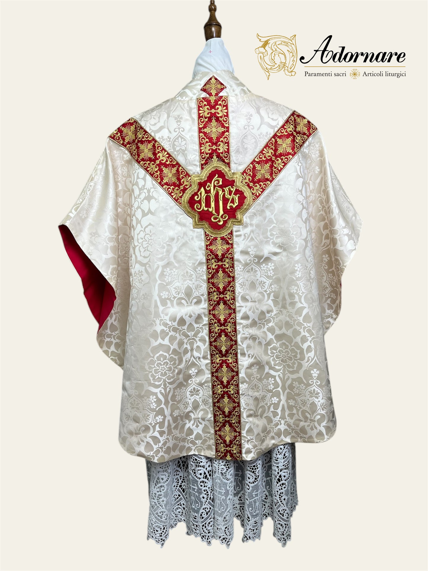 Semi-gothic chasuble with embroidered ornate cross Y-orphrey and IHS appliqué - Low Mass Set / Casula semi-gotica Damasco ricamato a macchina