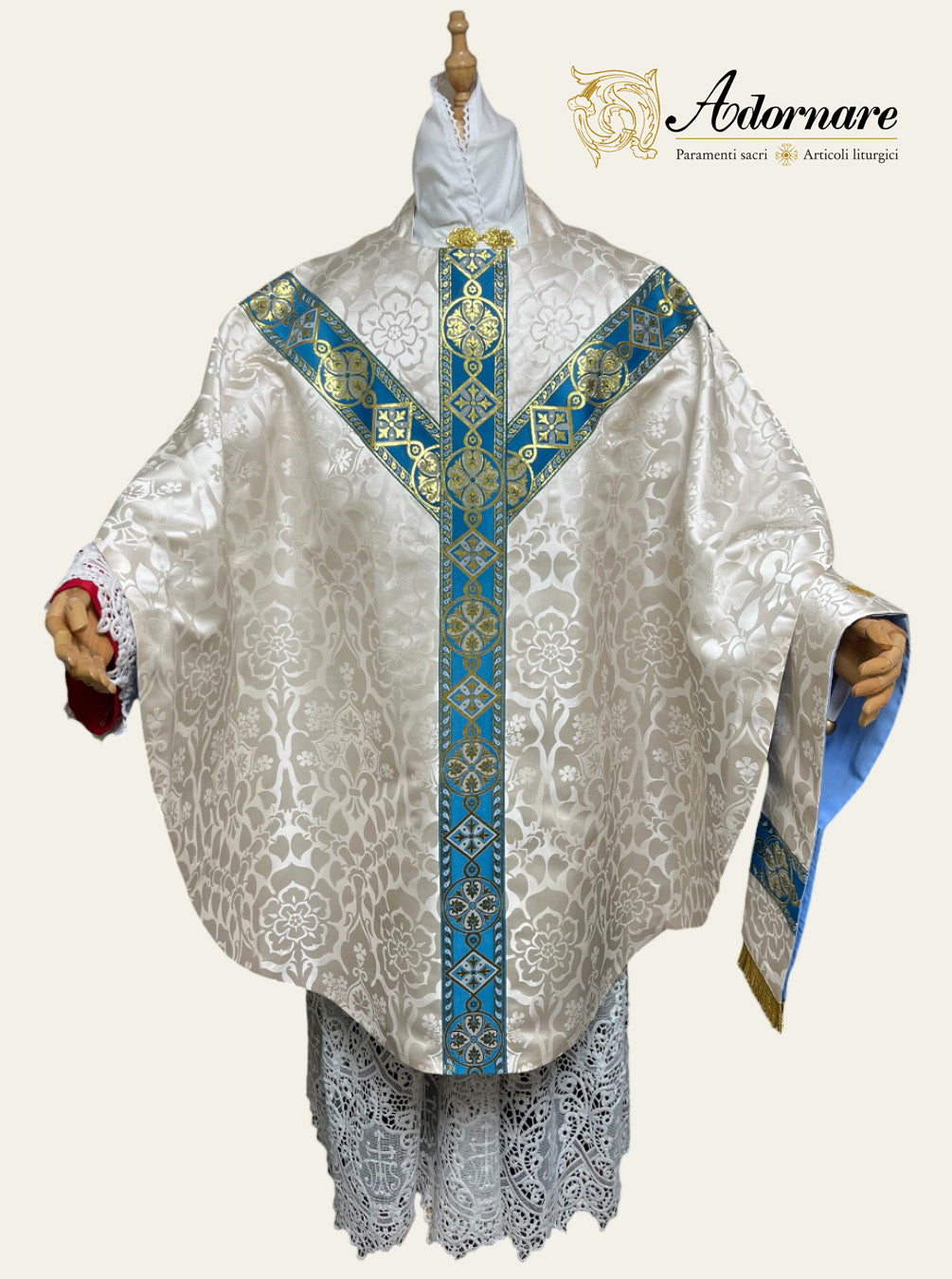 Semi-gothic chasuble with woven Y-orphrey and IHS appliqué / Casule semi-gotica Damasco