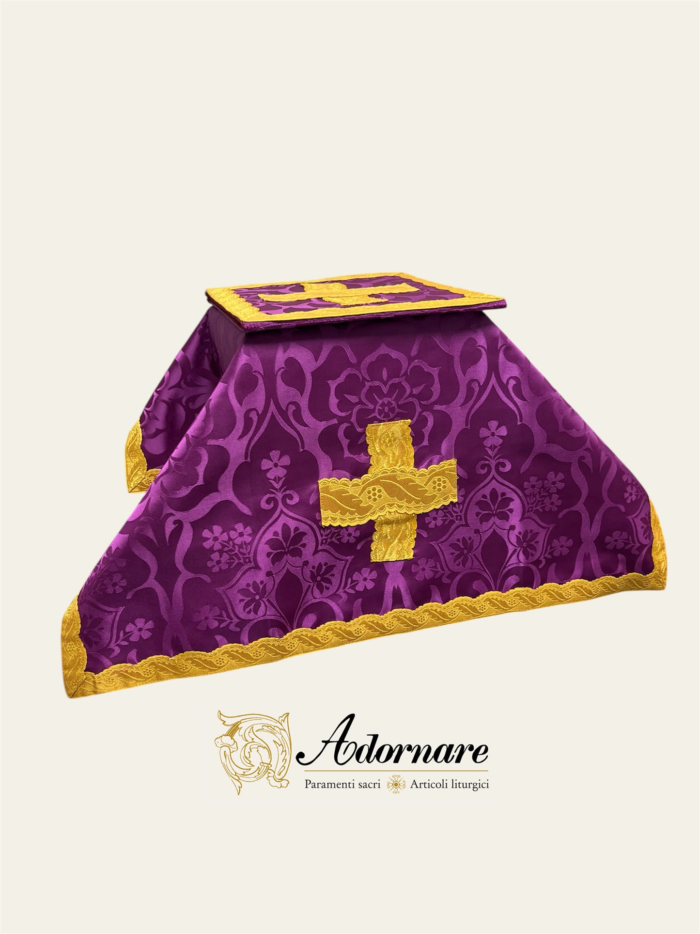 Damask "IHS" French-cut Roman Chasuble Low Mass Set / Pianeta Francese Damasco "IHS"