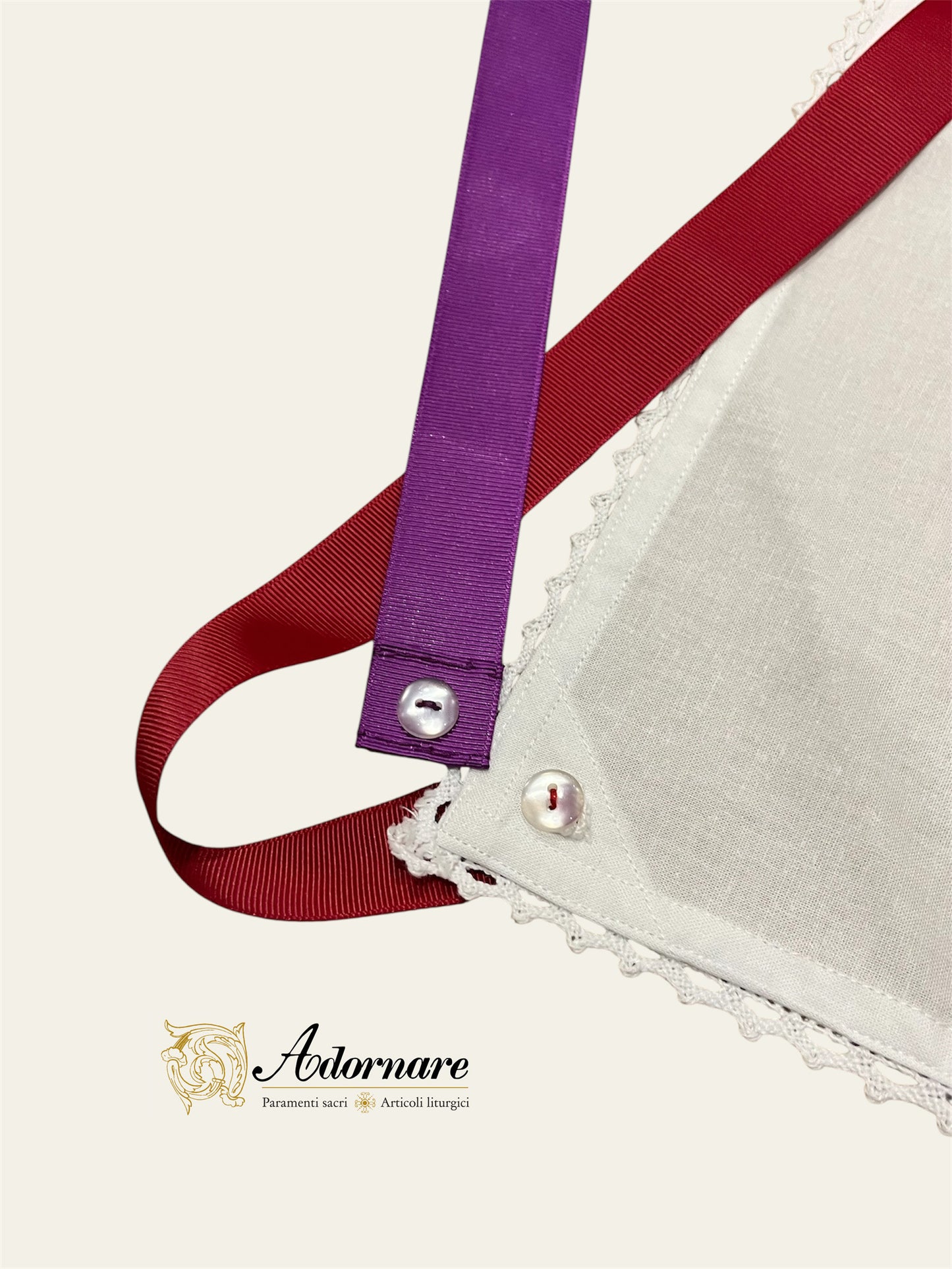 Amice in cotton, with a set of detachable ribbon ties