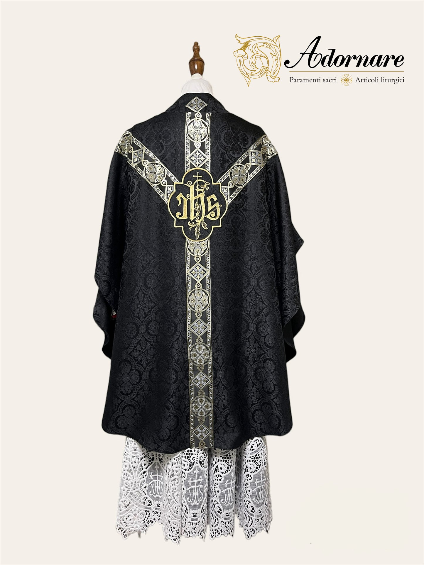 Semi-gothic chasuble economical with woven Y-orphrey and IHS appliqué / Casule semi-gotica economico