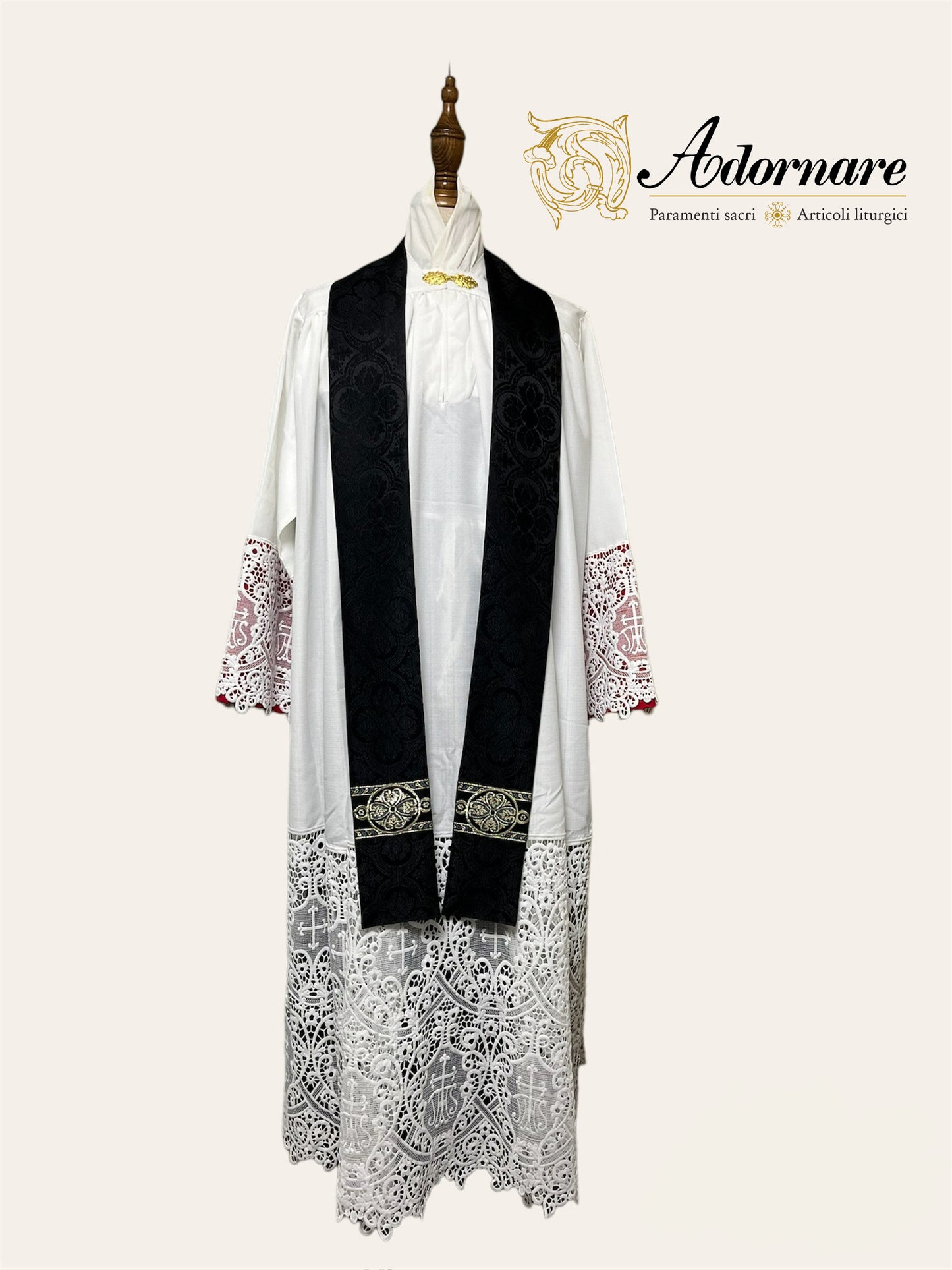 Semi-gothic chasuble economical with woven Y-orphrey and IHS appliqué / Casule semi-gotica economico