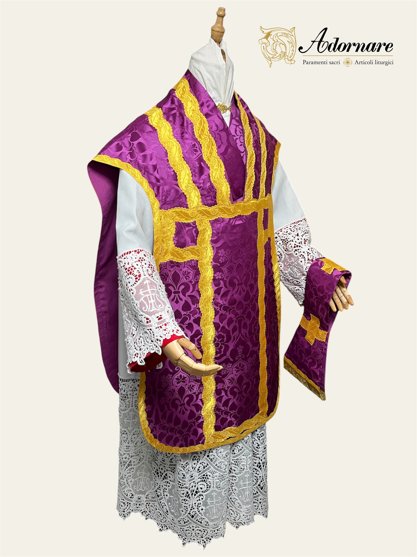 Contemporary Roman-cut Damask Roman Chasuble Low Mass Set / Pianeta Romana Damasco