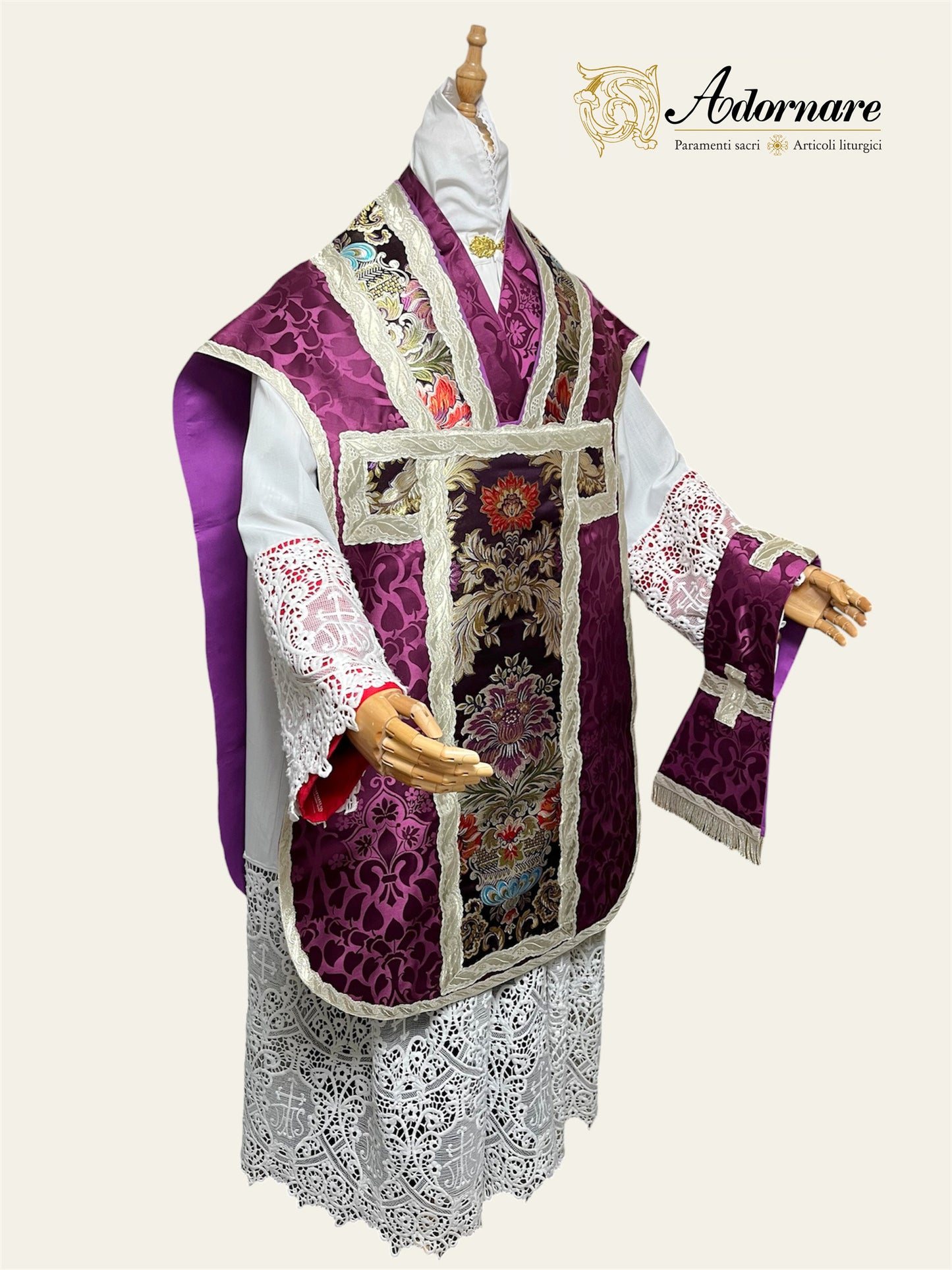 Contemporary Roman-cut Damask Roman Chasuble with brocade insert panel Low Mass Set / Pianeta Romana Damasco con inserti in broccato