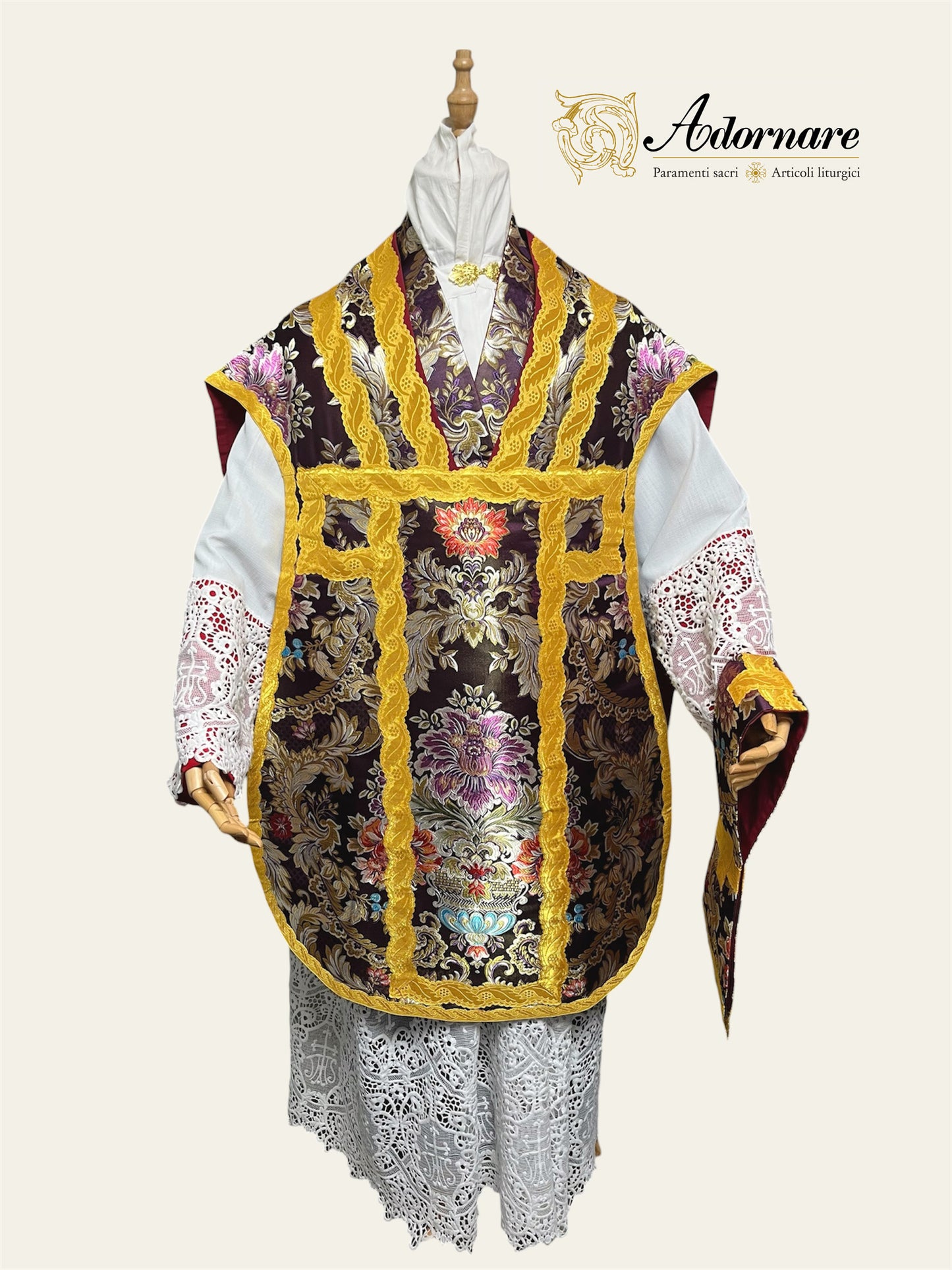Contemporary Roman-cut Brocade Roman Chasuble Low Mass Set / Pianeta Romana Broccato