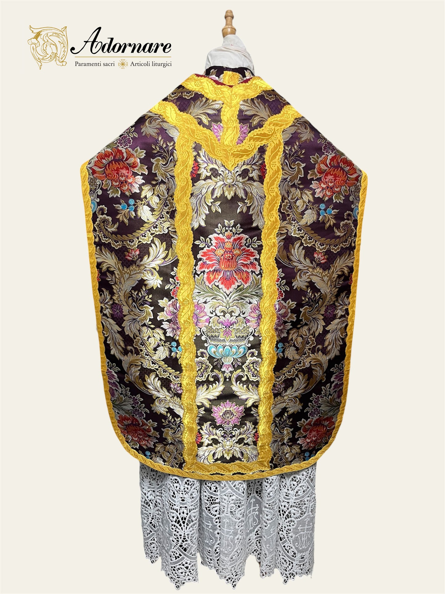 Contemporary Roman-cut Brocade Roman Chasuble Low Mass Set / Pianeta Romana Broccato