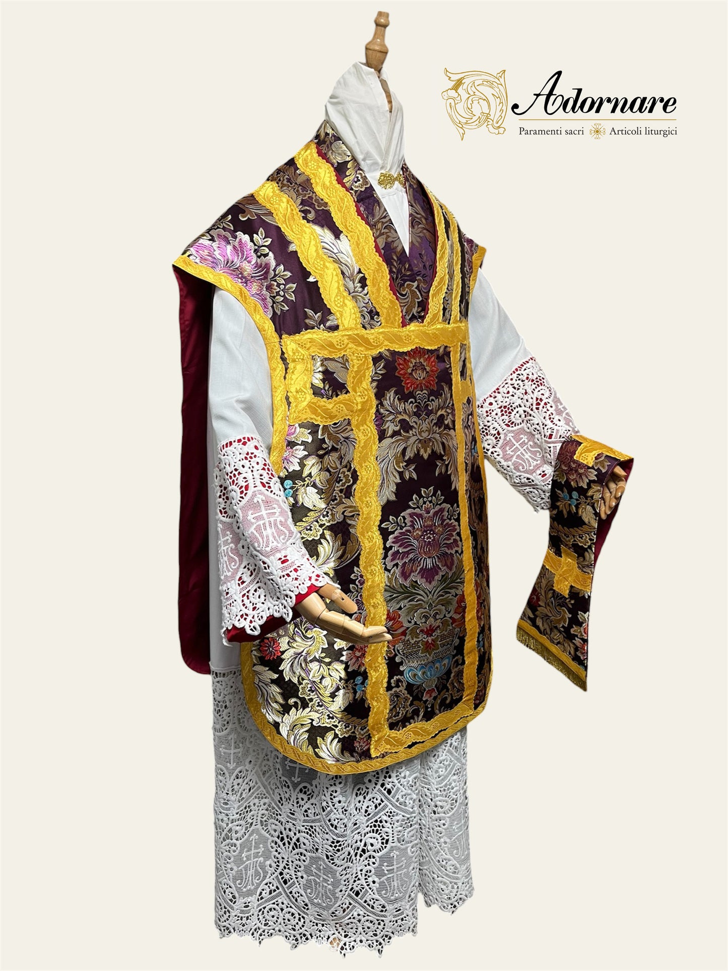 Contemporary Roman-cut Brocade Roman Chasuble Low Mass Set / Pianeta Romana Broccato