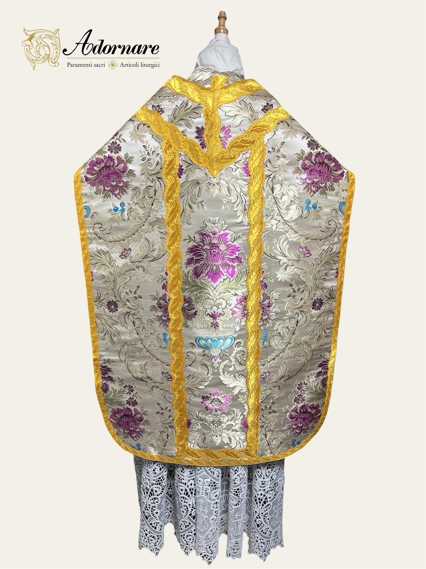 Contemporary Roman-cut Brocade Roman Chasuble Low Mass Set / Pianeta Romana Broccato