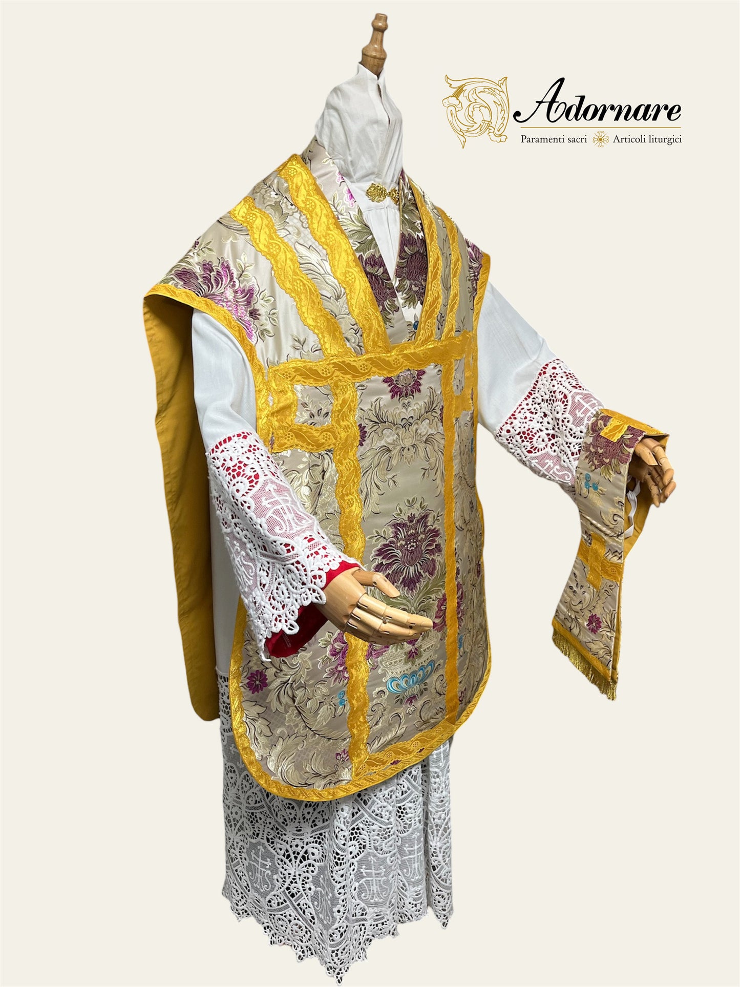 Contemporary Roman-cut Brocade Roman Chasuble Low Mass Set / Pianeta Romana Broccato