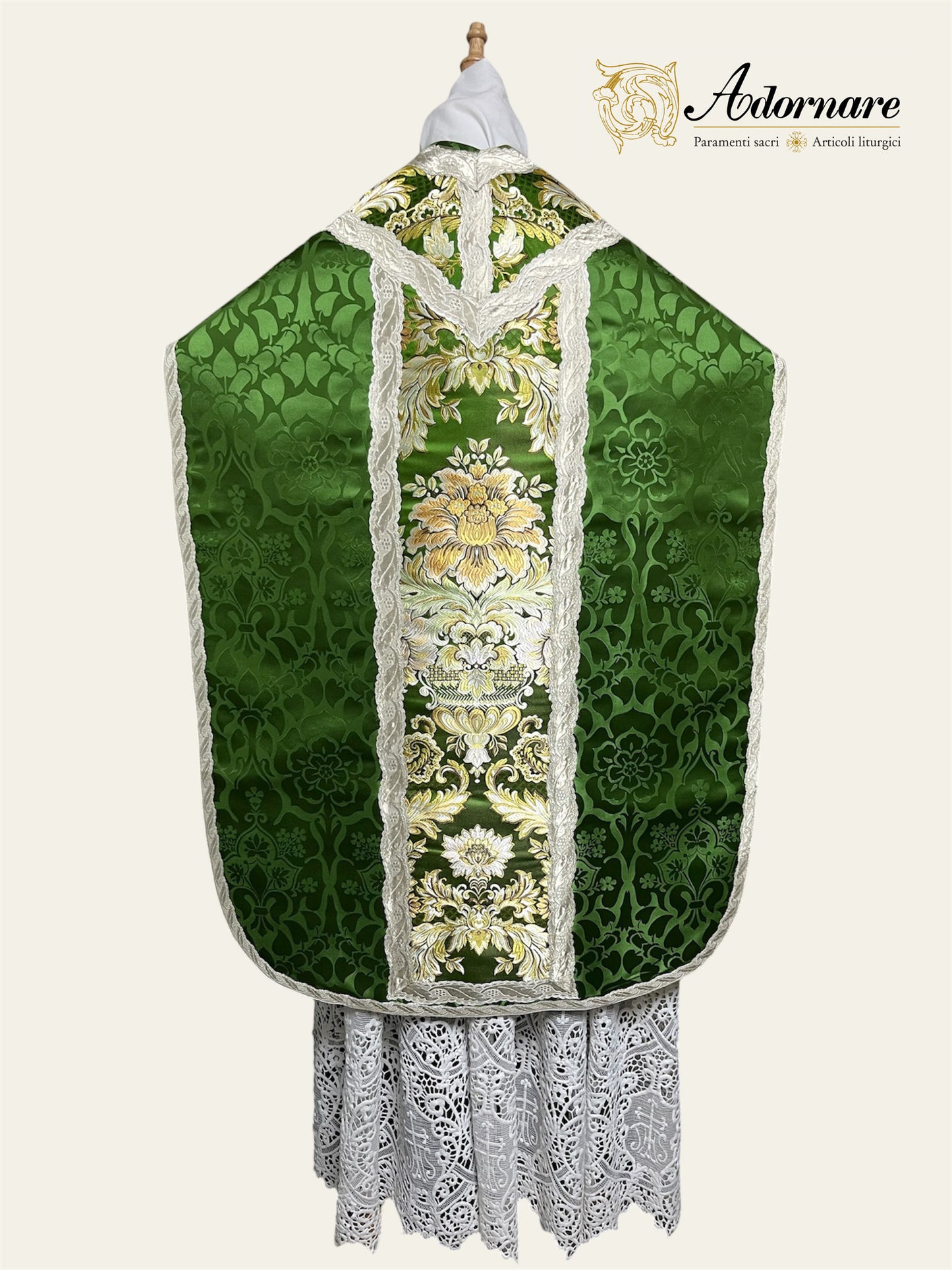 Contemporary Roman-cut Damask Roman Chasuble with brocade insert panel Low Mass Set / Pianeta Romana Damasco con inserti in broccato