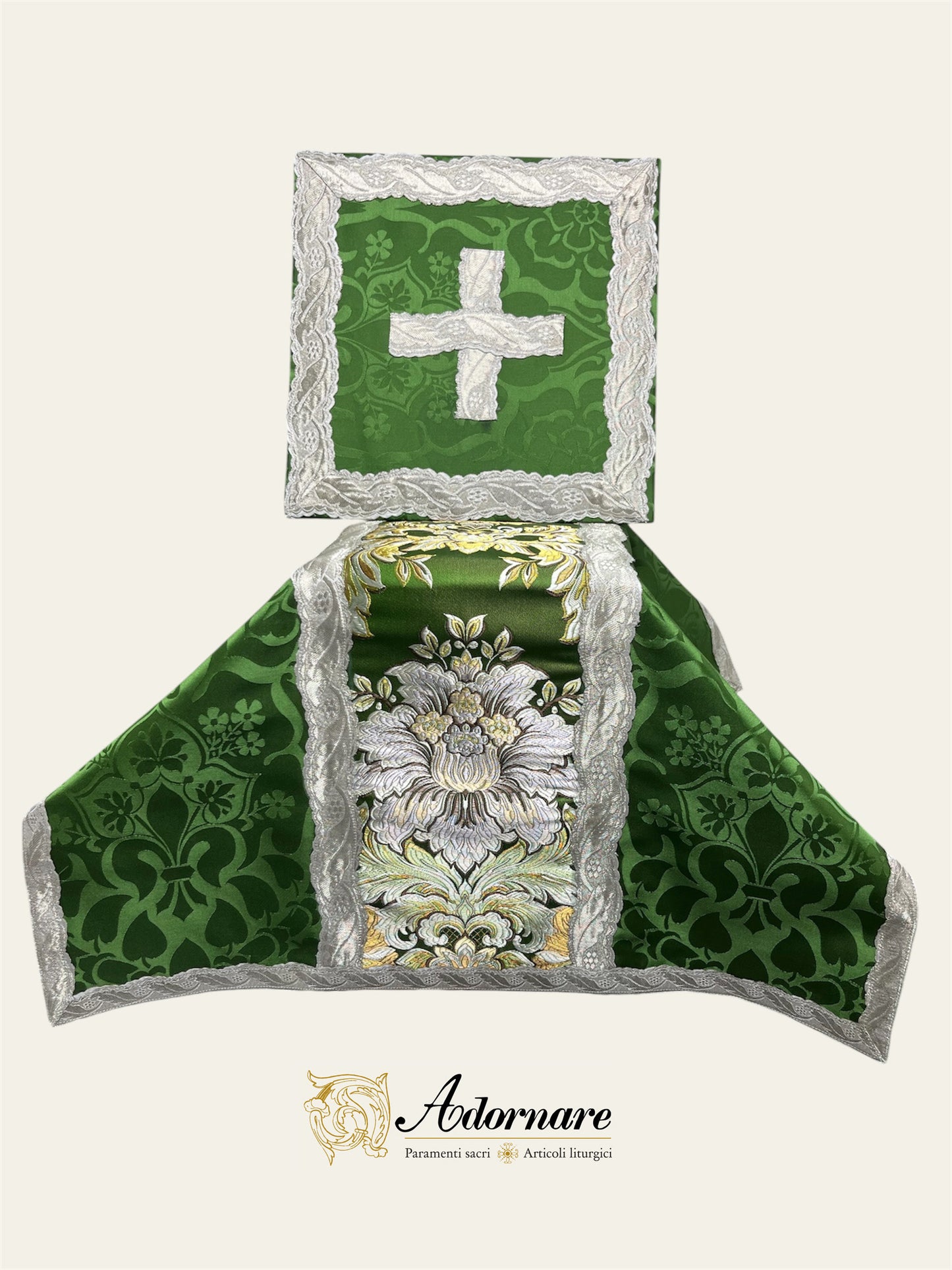 Contemporary Roman-cut Damask Roman Chasuble with brocade insert panel Low Mass Set / Pianeta Romana Damasco con inserti in broccato