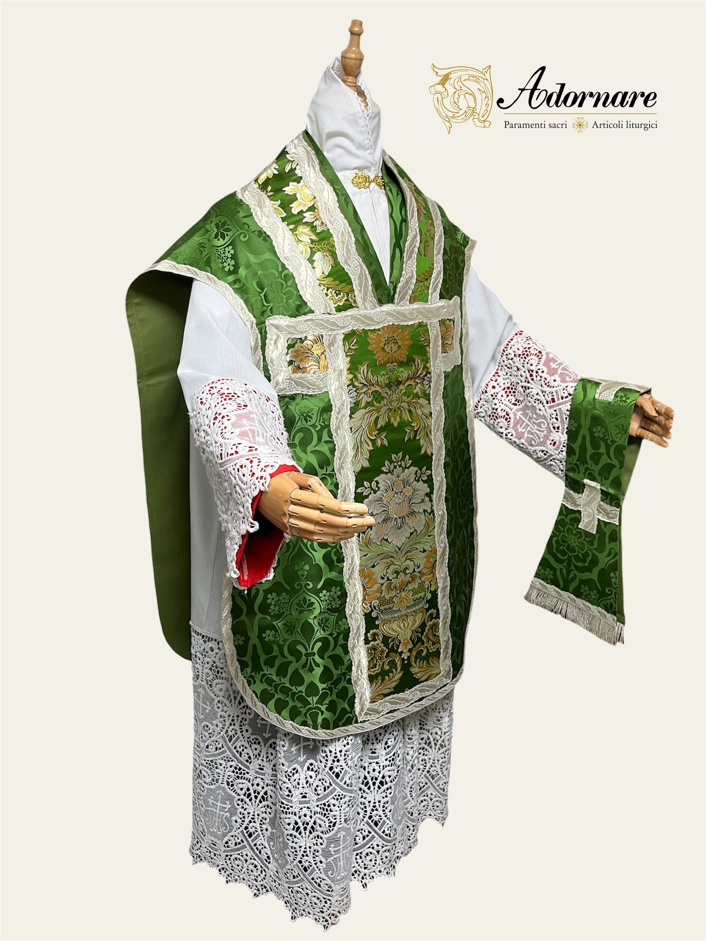 Contemporary Roman-cut Damask Roman Chasuble with brocade insert panel Low Mass Set / Pianeta Romana Damasco con inserti in broccato
