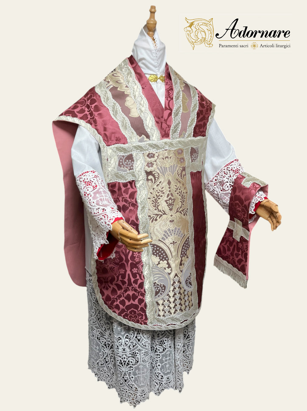 Contemporary Roman-cut Damask Roman Chasuble with brocade insert panel Low Mass Set / Pianeta Romana Damasco con inserti in broccato
