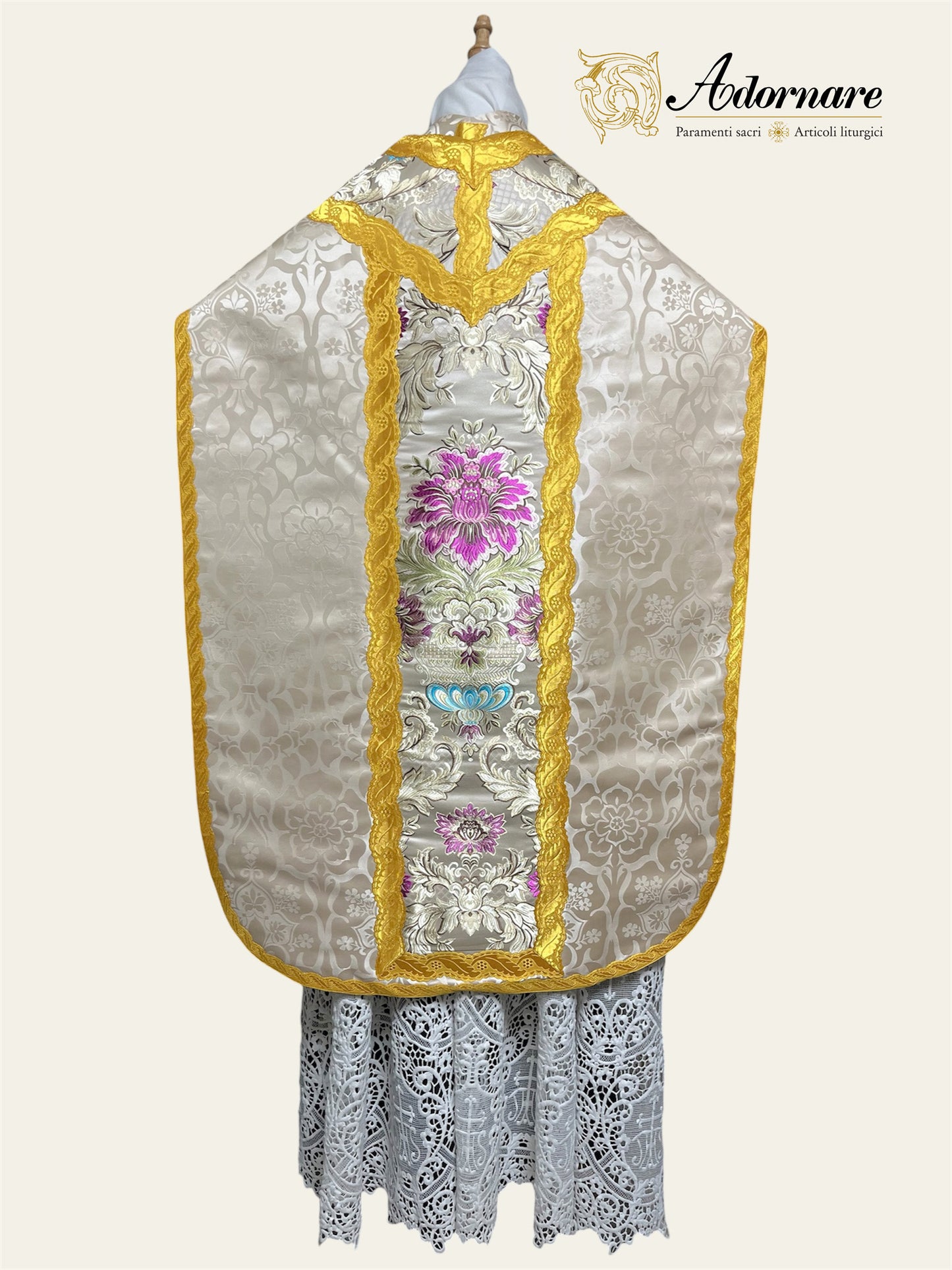 Contemporary Roman-cut Damask Roman Chasuble with brocade insert panel Low Mass Set / Pianeta Romana Damasco con inserti in broccato