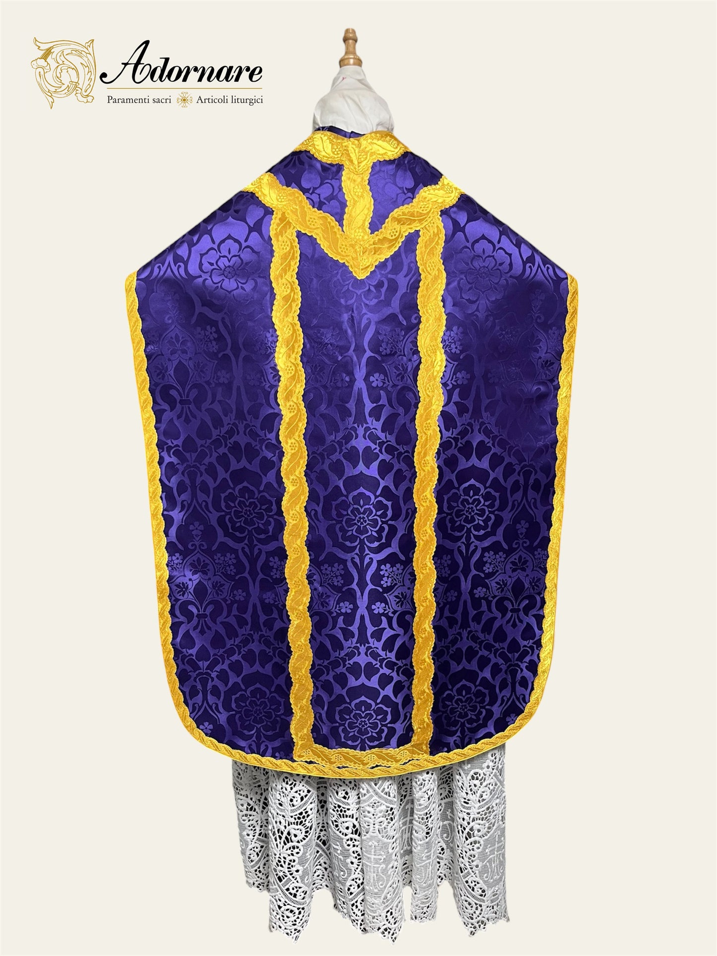 Contemporary Roman-cut Damask Roman Chasuble Low Mass Set / Pianeta Romana Damasco