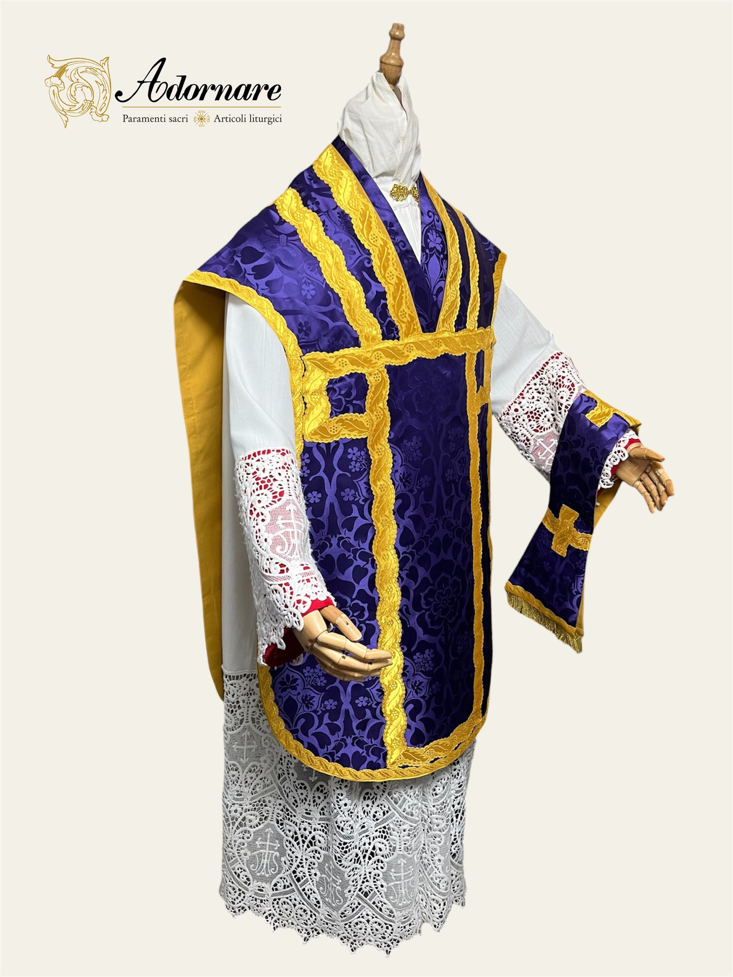 Contemporary Roman-cut Damask Roman Chasuble Low Mass Set / Pianeta Romana Damasco