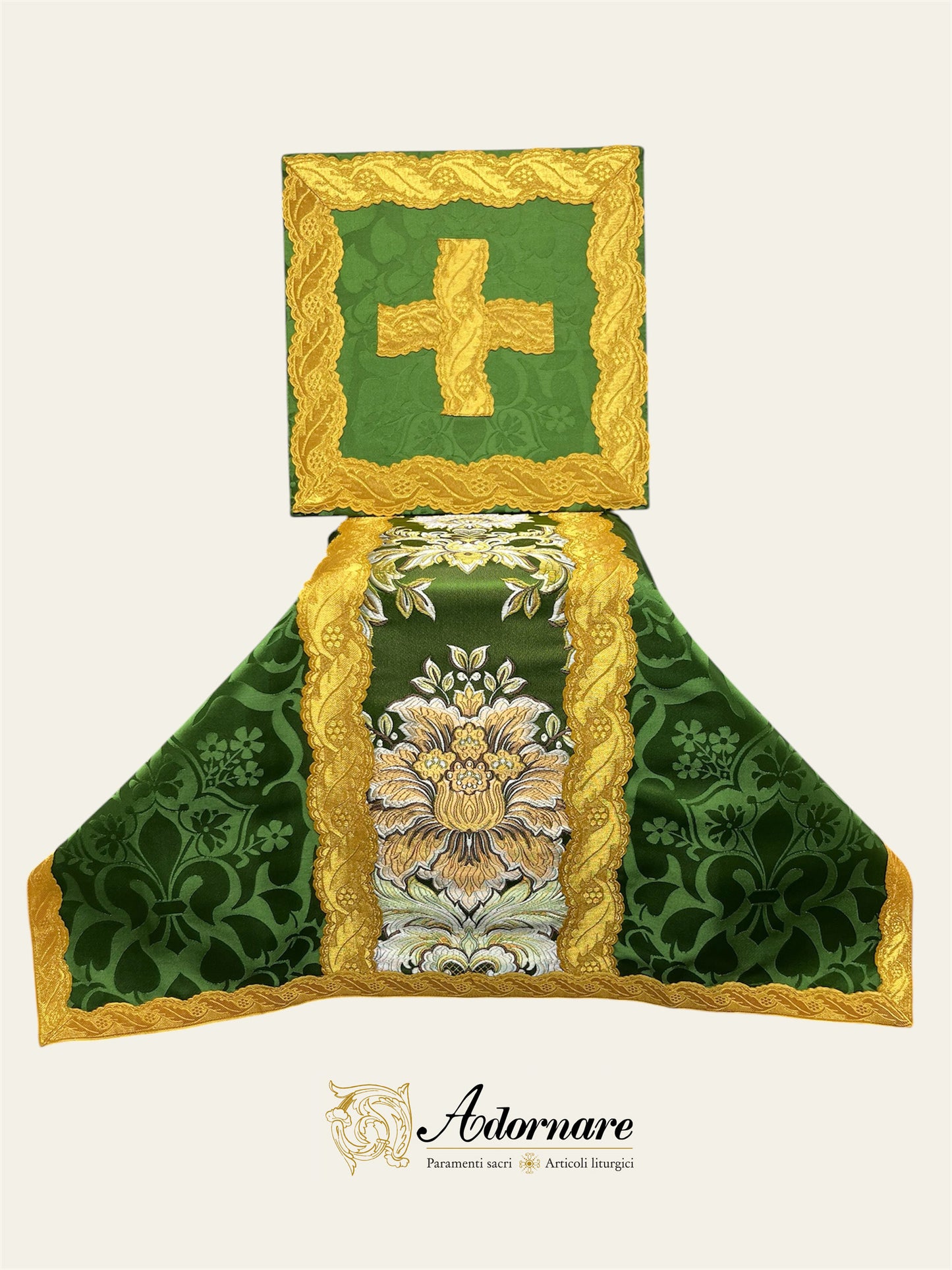 Contemporary Roman-cut Damask Roman Chasuble with brocade insert panel Low Mass Set / Pianeta Romana Damasco con inserti in broccato