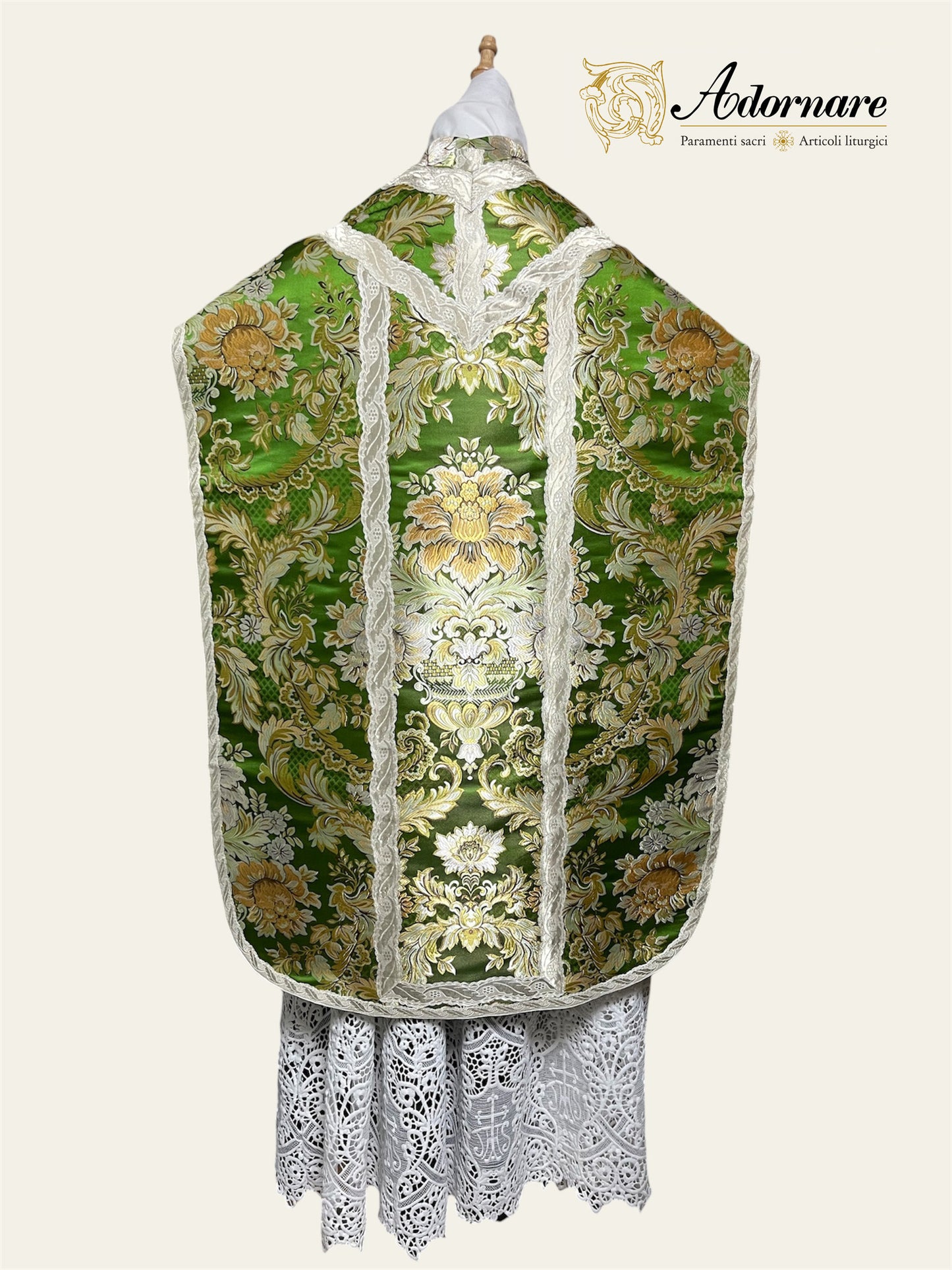 Contemporary Roman-cut Brocade Roman Chasuble Low Mass Set / Pianeta Romana Broccato