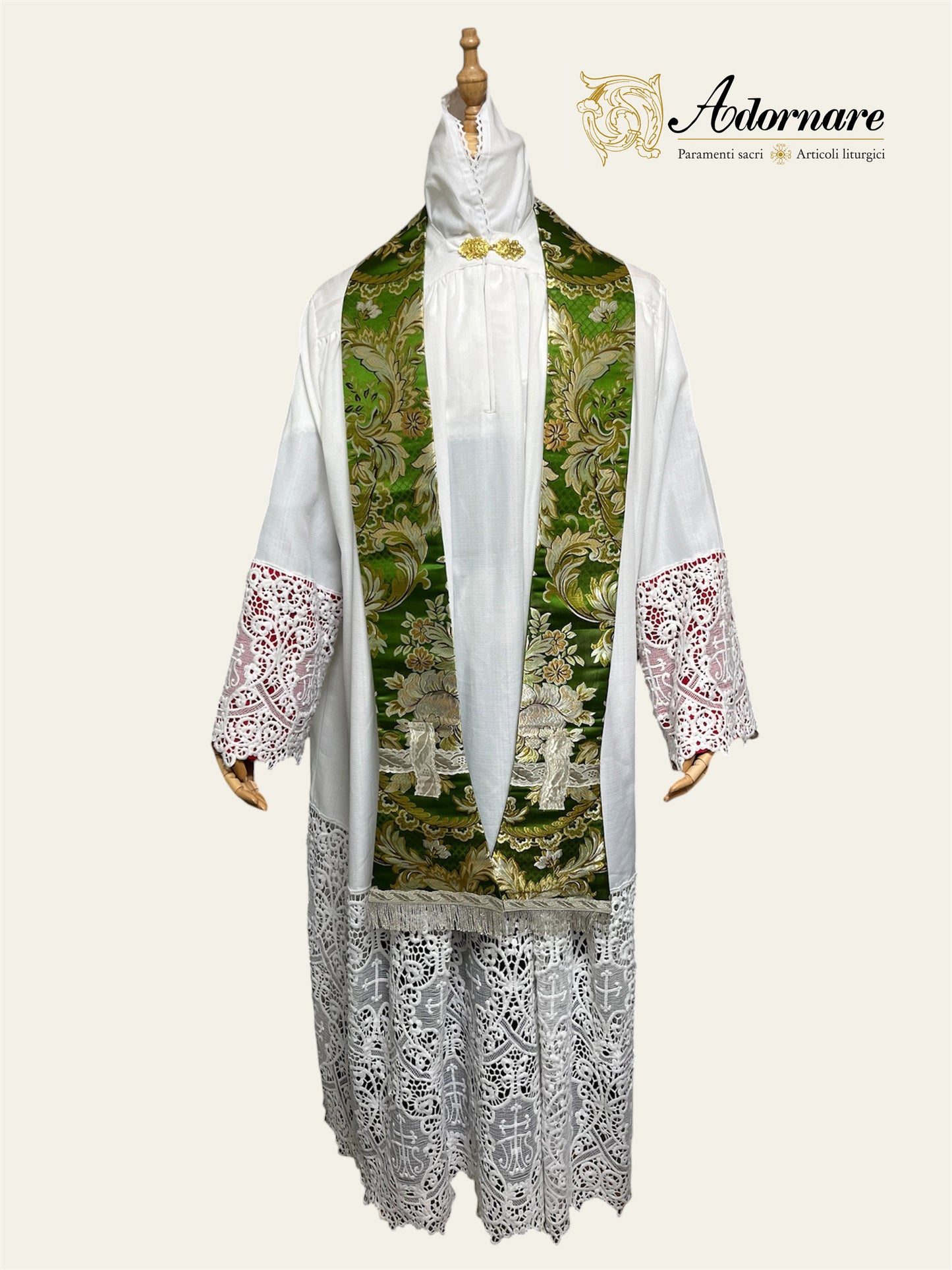 Contemporary Roman-cut Brocade Roman Chasuble Low Mass Set / Pianeta Romana Broccato