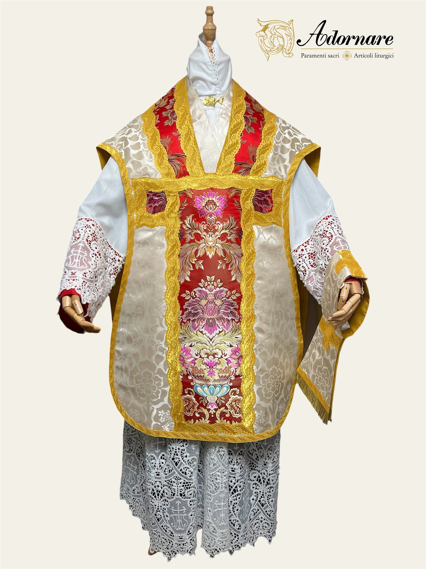 Contemporary Roman-cut Damask Roman Chasuble with brocade insert panel Low Mass Set / Pianeta Romana Damasco con inserti in broccato