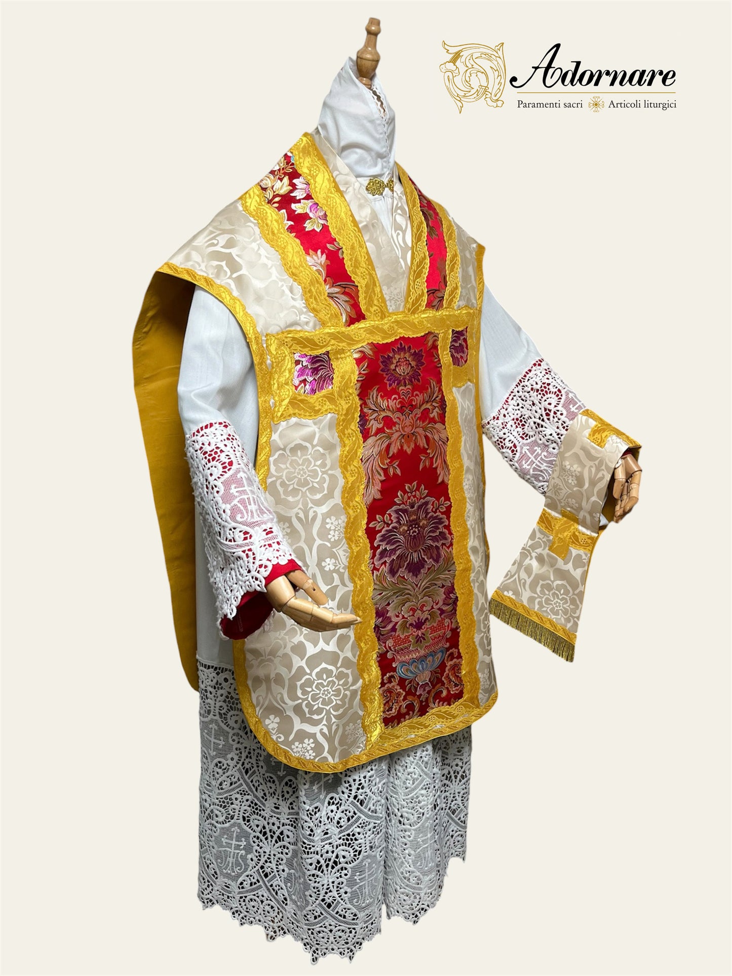 Contemporary Roman-cut Damask Roman Chasuble with brocade insert panel Low Mass Set / Pianeta Romana Damasco con inserti in broccato
