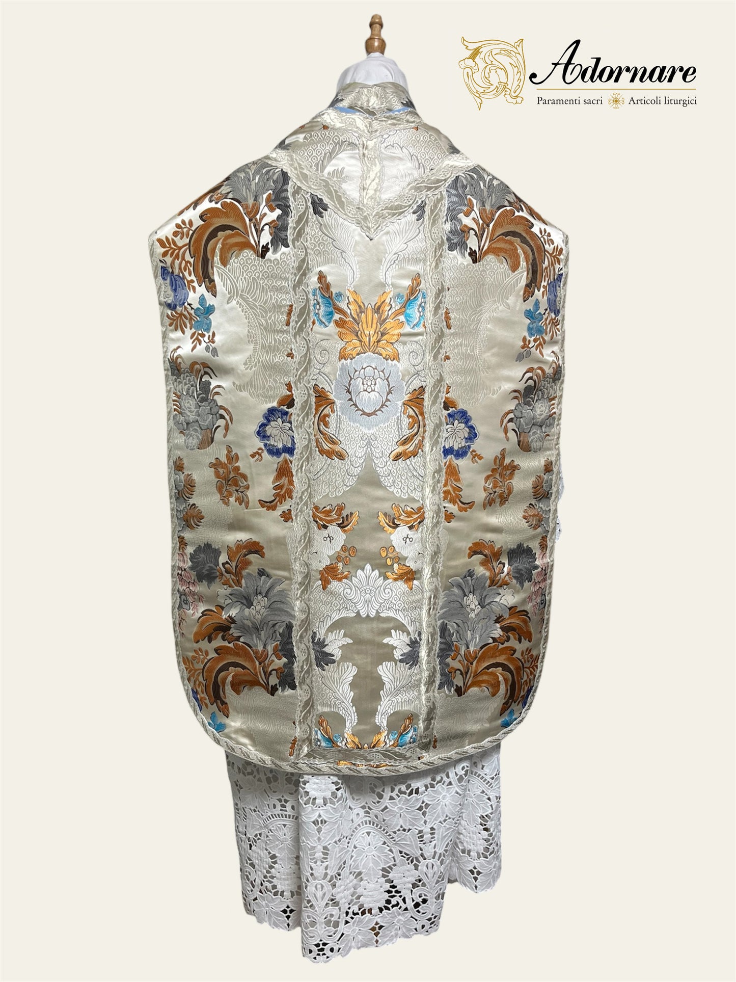 Contemporary Roman-cut Brocade Roman Chasuble Low Mass Set / Pianeta Romana Broccato