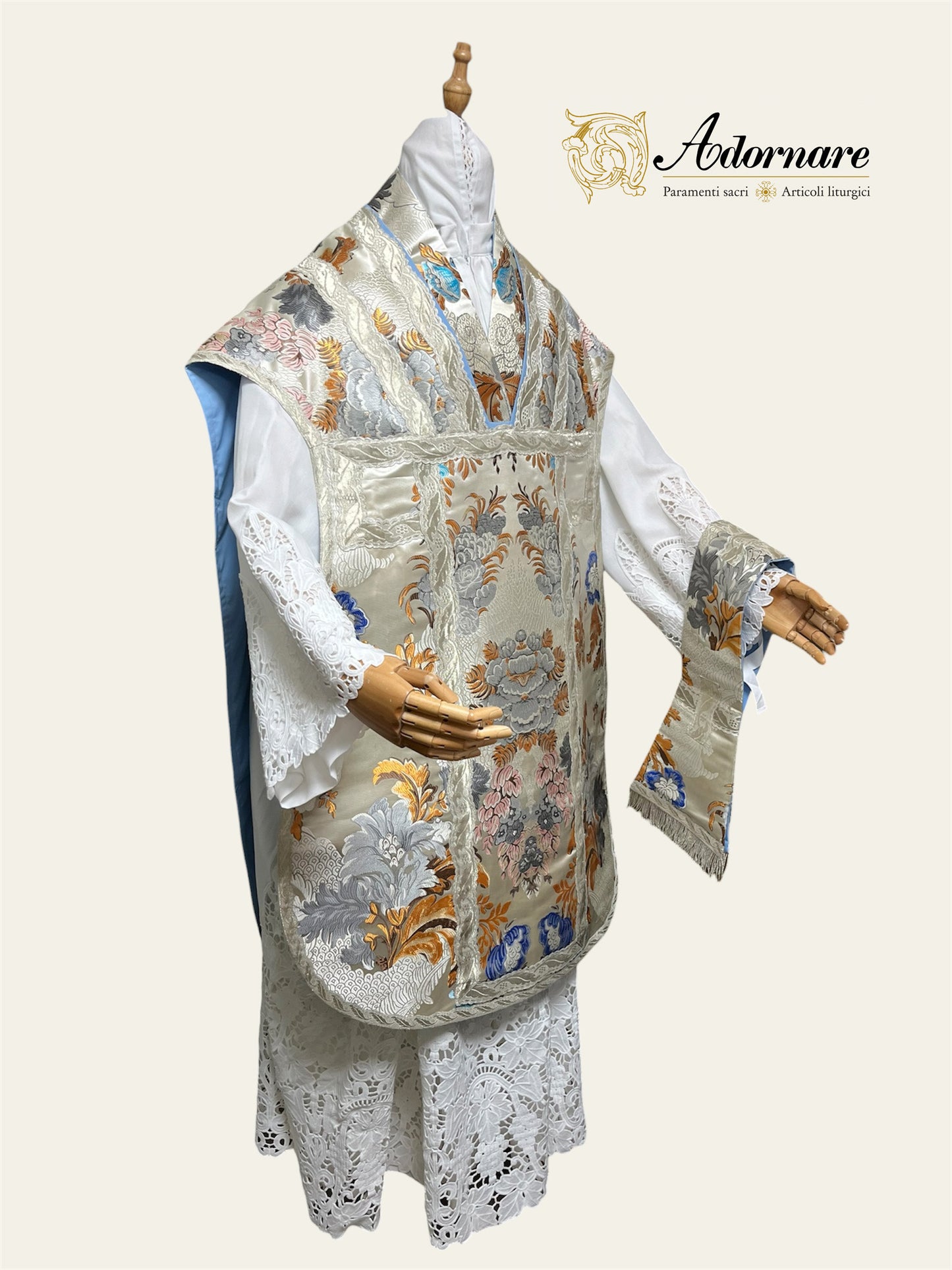 Contemporary Roman-cut Brocade Roman Chasuble Low Mass Set / Pianeta Romana Broccato