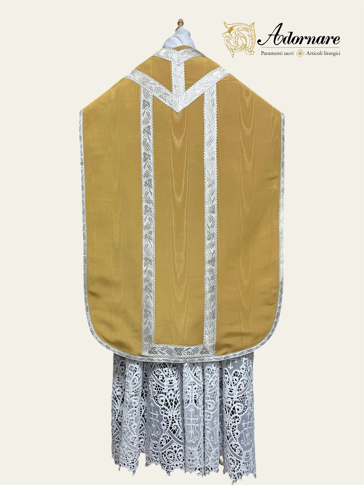 Contemporary Roman-cut Moiré Roman Chasuble Low Mass Set / Pianeta Romana Moiré