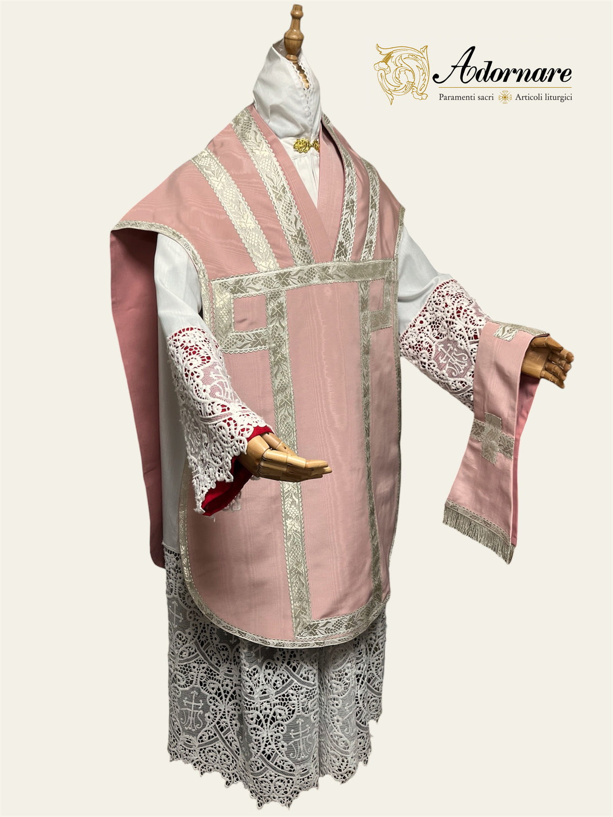Contemporary Roman-cut Moiré Roman Chasuble Low Mass Set / Pianeta Romana Moiré