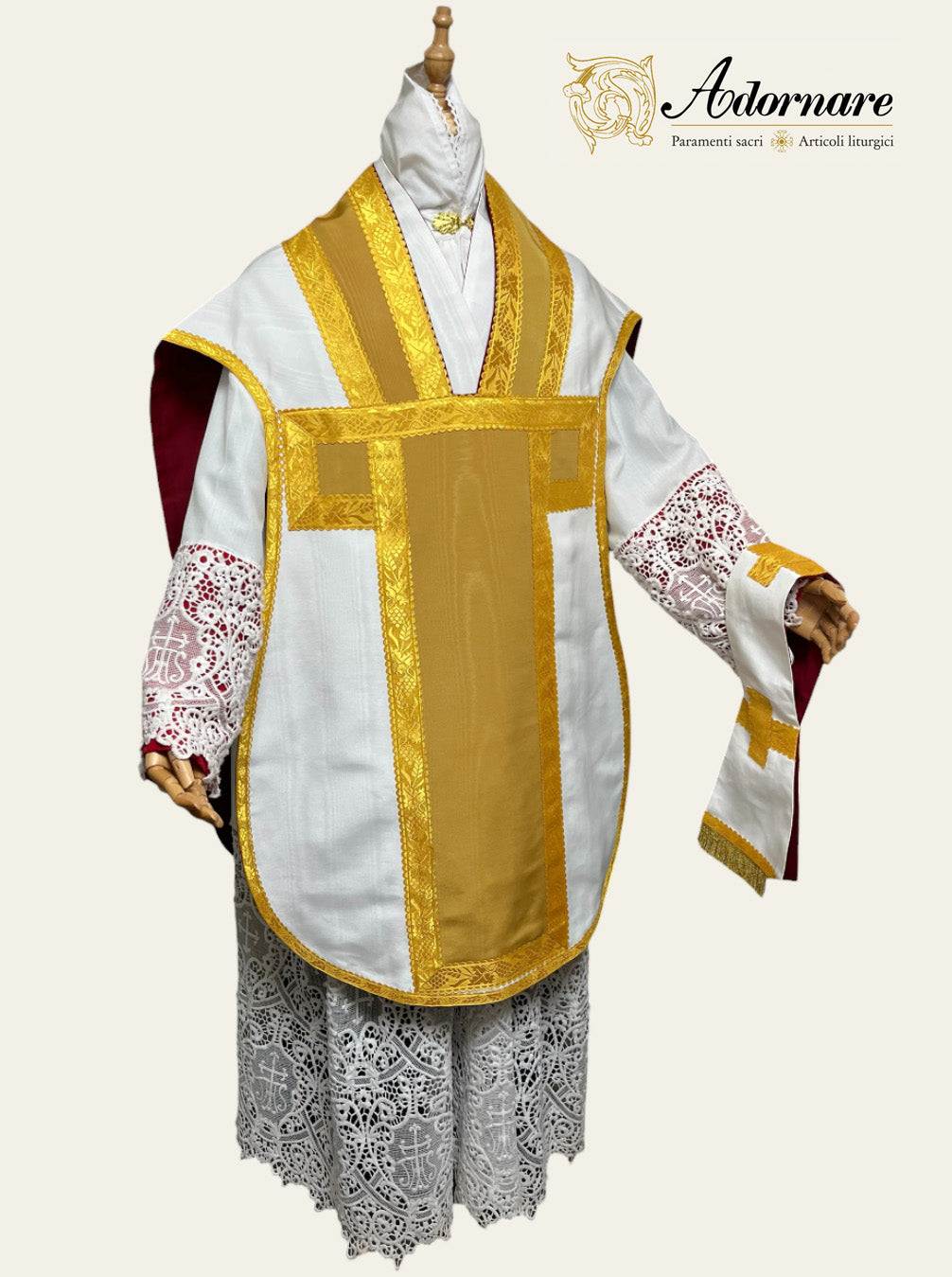 Contemporary Roman-cut Moiré Roman Chasuble Low Mass Set / Pianeta Romana Moiré