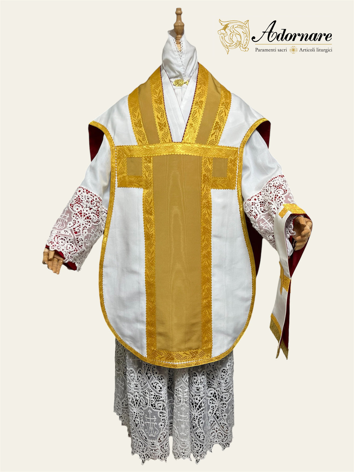 Contemporary Roman-cut Moiré Roman Chasuble Low Mass Set / Pianeta Romana Moiré