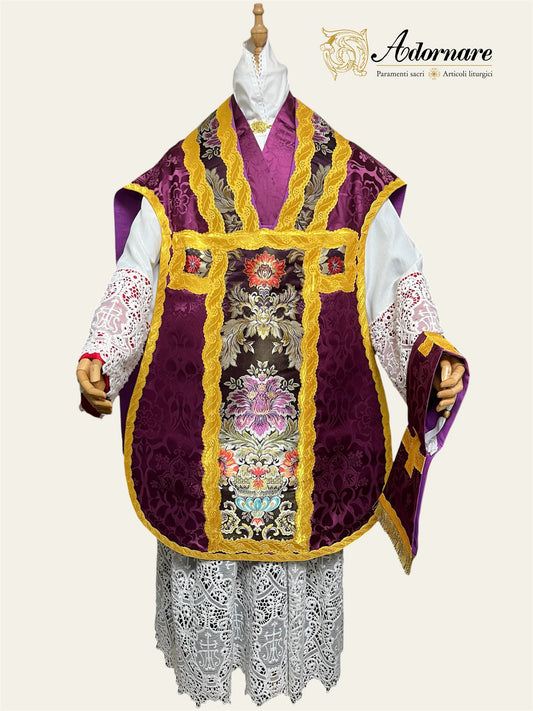 Contemporary Roman-cut Damask Roman Chasuble with brocade insert panel Low Mass Set / Pianeta Romana Damasco con inserti in broccato