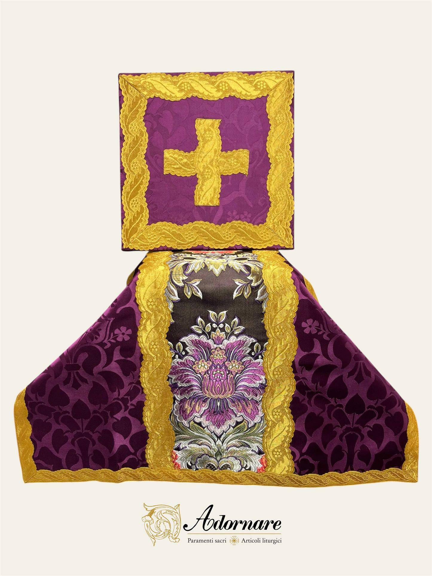 Contemporary Roman-cut Damask Roman Chasuble with brocade insert panel Low Mass Set / Pianeta Romana Damasco con inserti in broccato