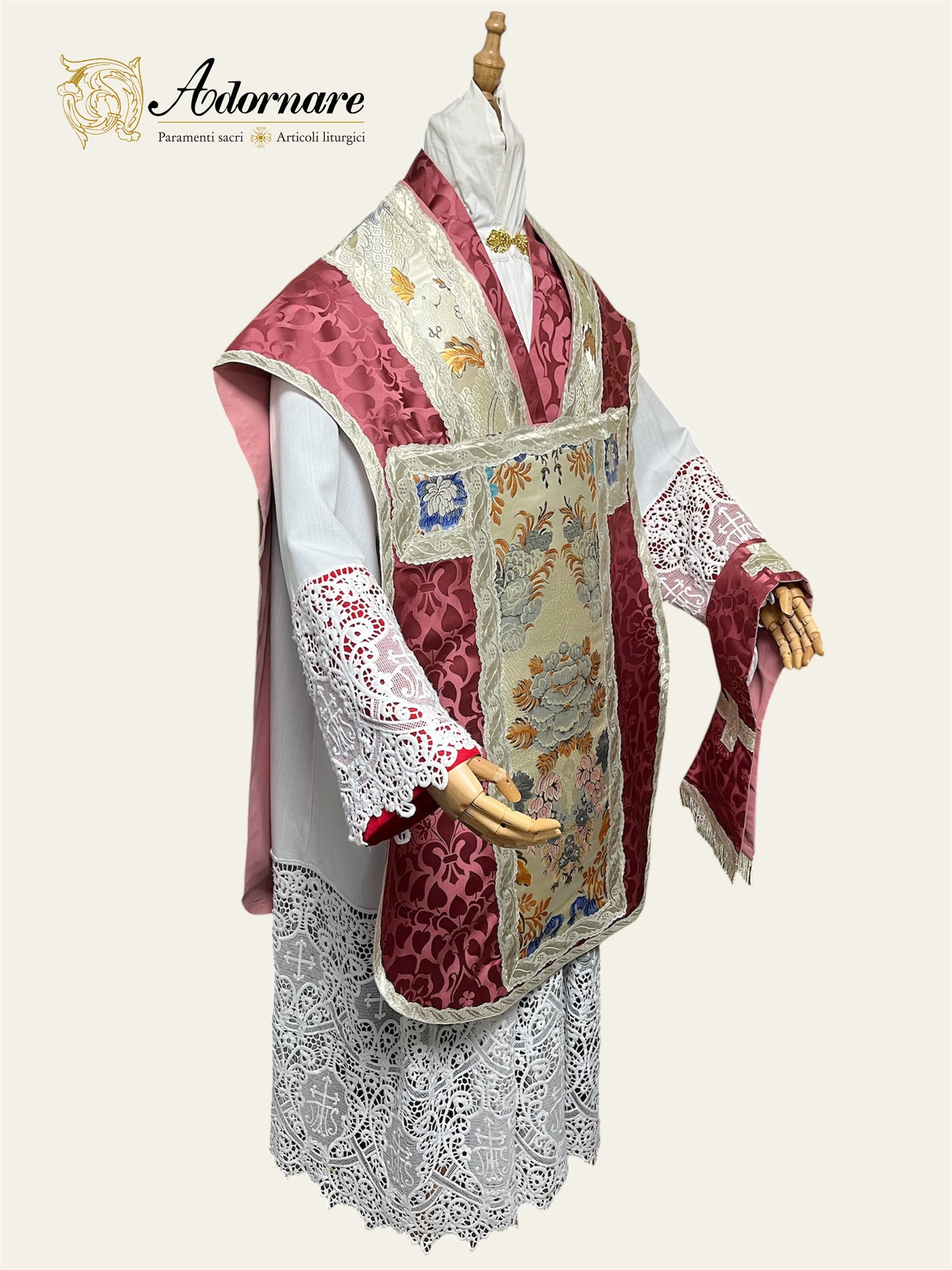 Contemporary Roman-cut Damask Roman Chasuble with brocade insert panel Low Mass Set / Pianeta Romana Damasco con inserti in broccato
