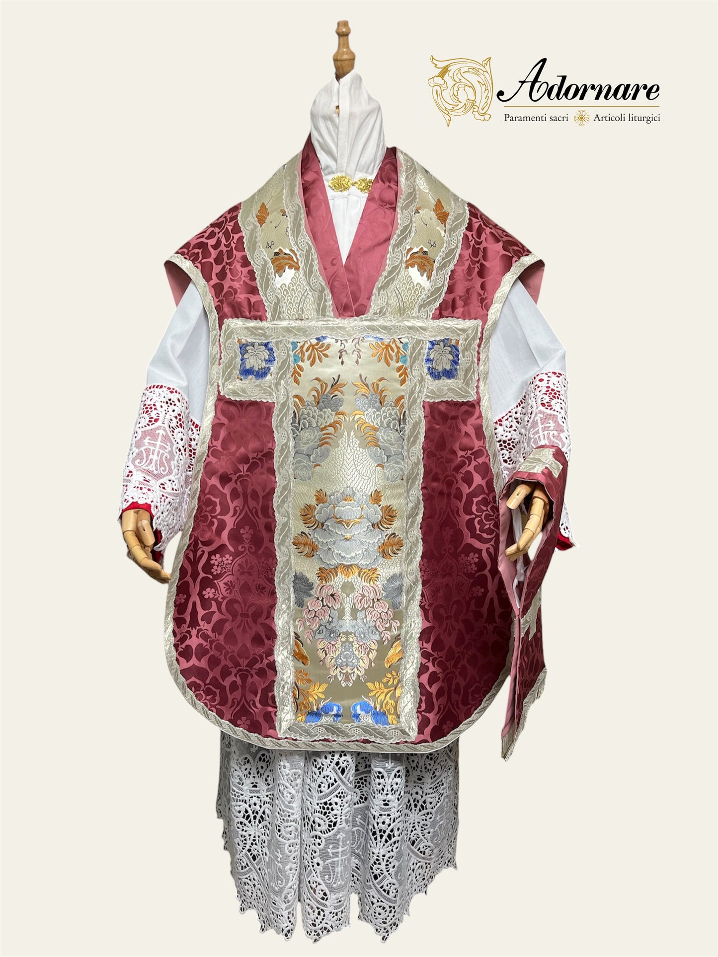 Contemporary Roman-cut Damask Roman Chasuble with brocade insert panel Low Mass Set / Pianeta Romana Damasco con inserti in broccato