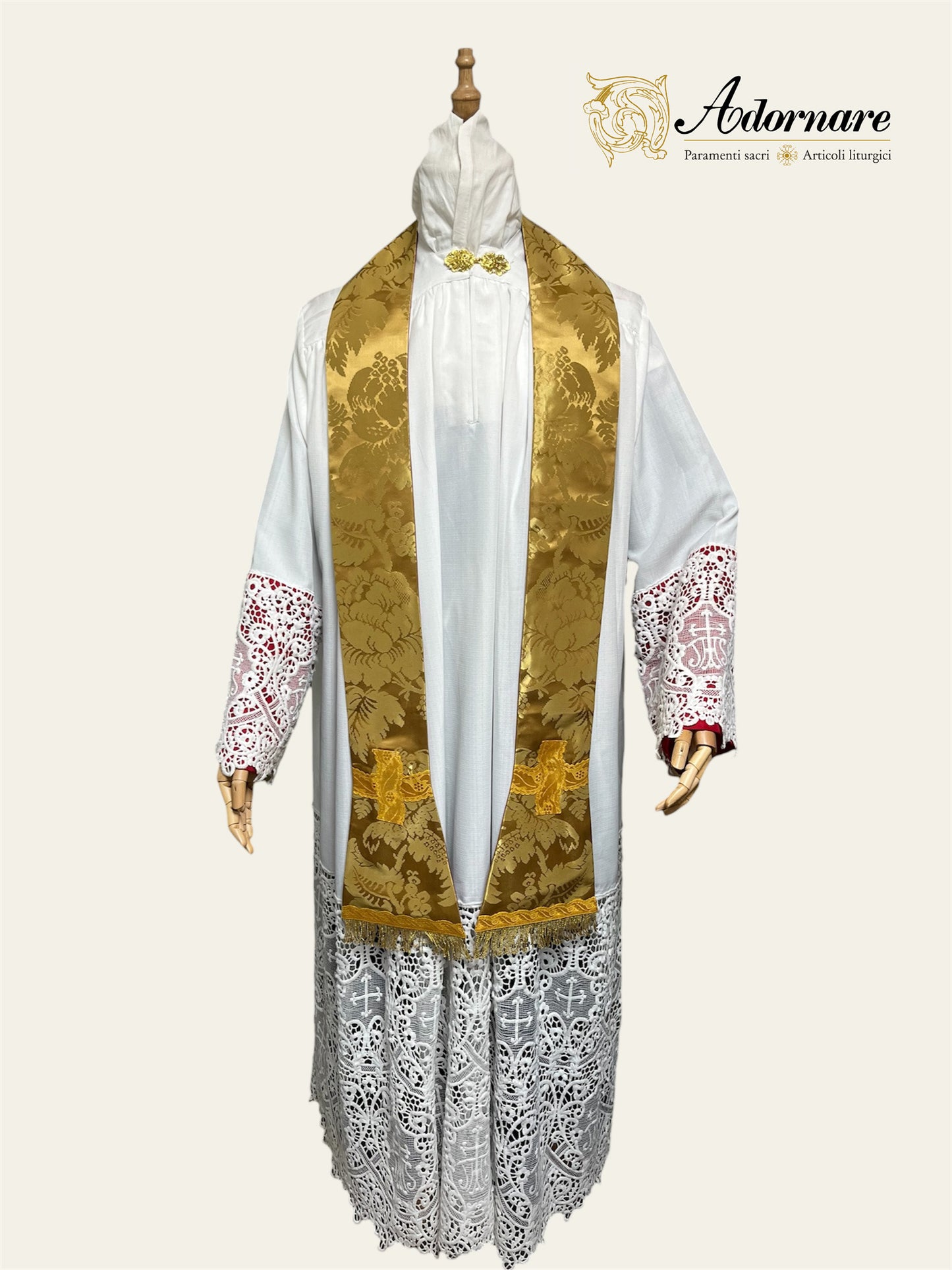 Exceptional Quality Italian Metallic Gold Silk Damask Contemporary Italian-cut Roman Chasuble Low Mass Set / Pianeta Romana in Damasco Oro
