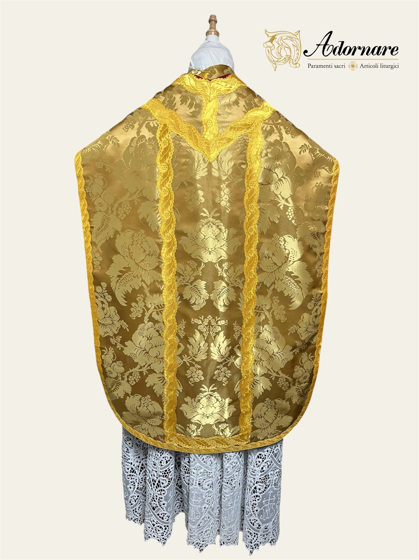 Exceptional Quality Italian Metallic Gold Silk Damask Contemporary Italian-cut Roman Chasuble Low Mass Set / Pianeta Romana in Damasco Oro