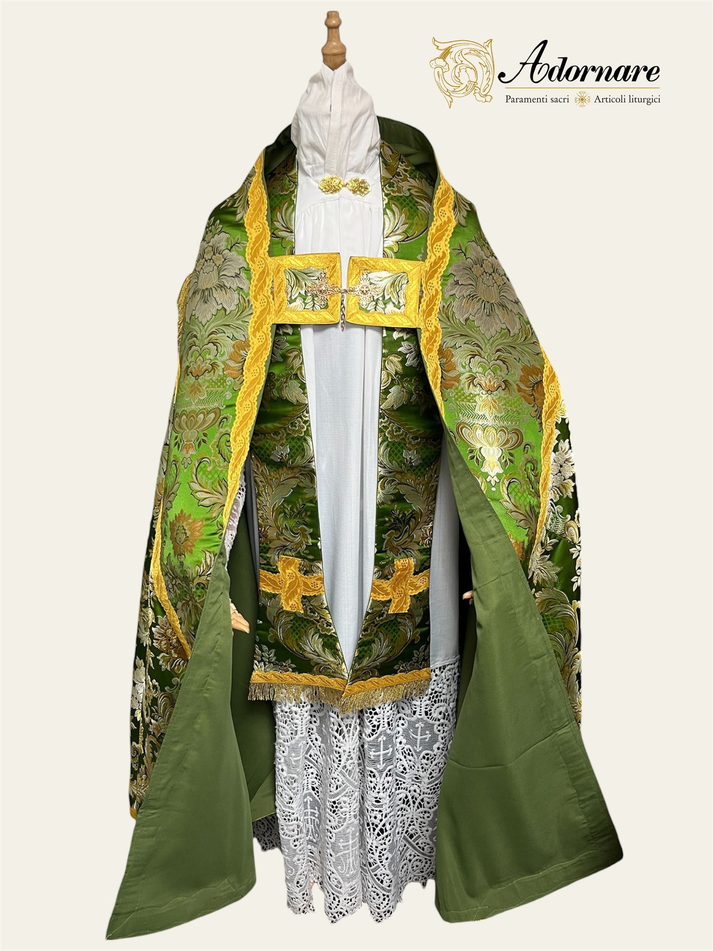 Brocade Roman Cope / Piviale Romano Broccato