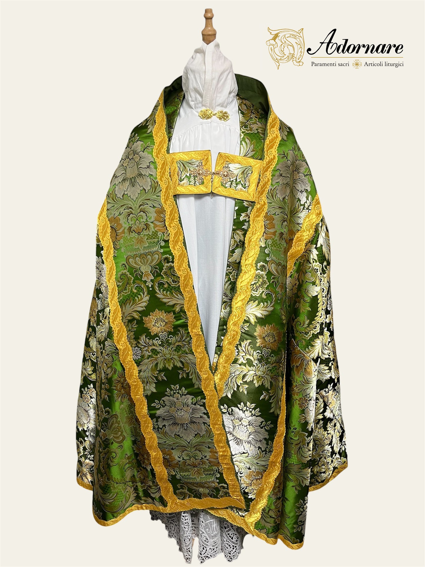 Brocade Roman Cope / Piviale Romano Broccato