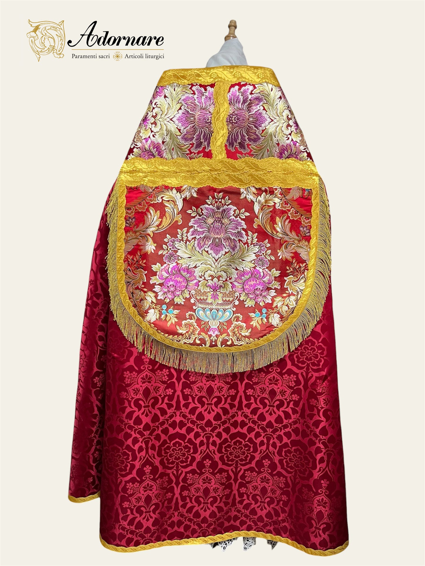 Damask Roman Cope with brocade panels / Piviale Romano Damasco con inserti in broccato