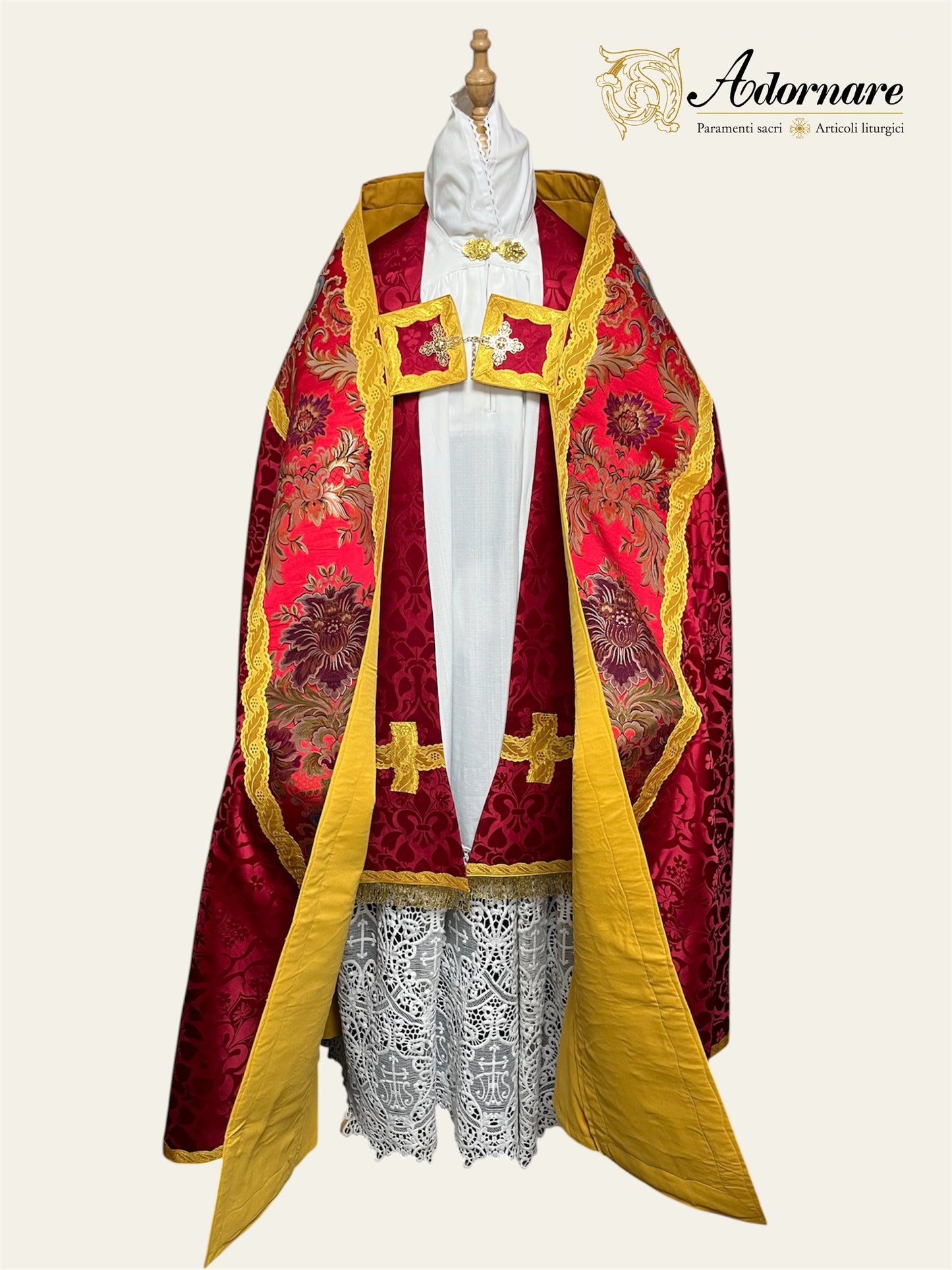 Damask Roman Cope with brocade panels / Piviale Romano Damasco con inserti in broccato