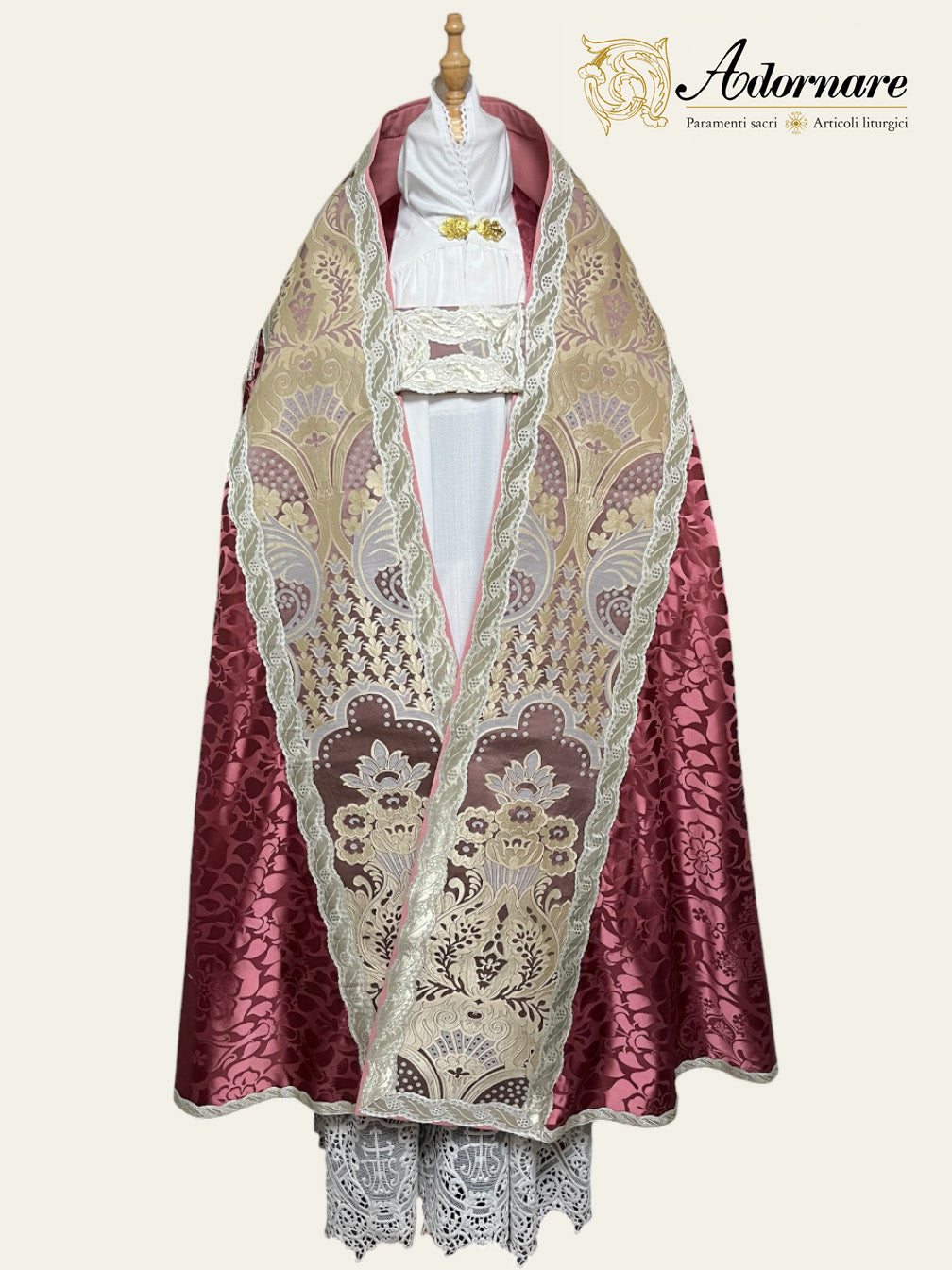 Damask Roman Cope with brocade panels / Piviale Romano Damasco con inserti in broccato
