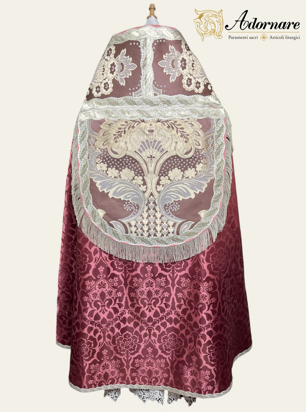 Damask Roman Cope with brocade panels / Piviale Romano Damasco con inserti in broccato