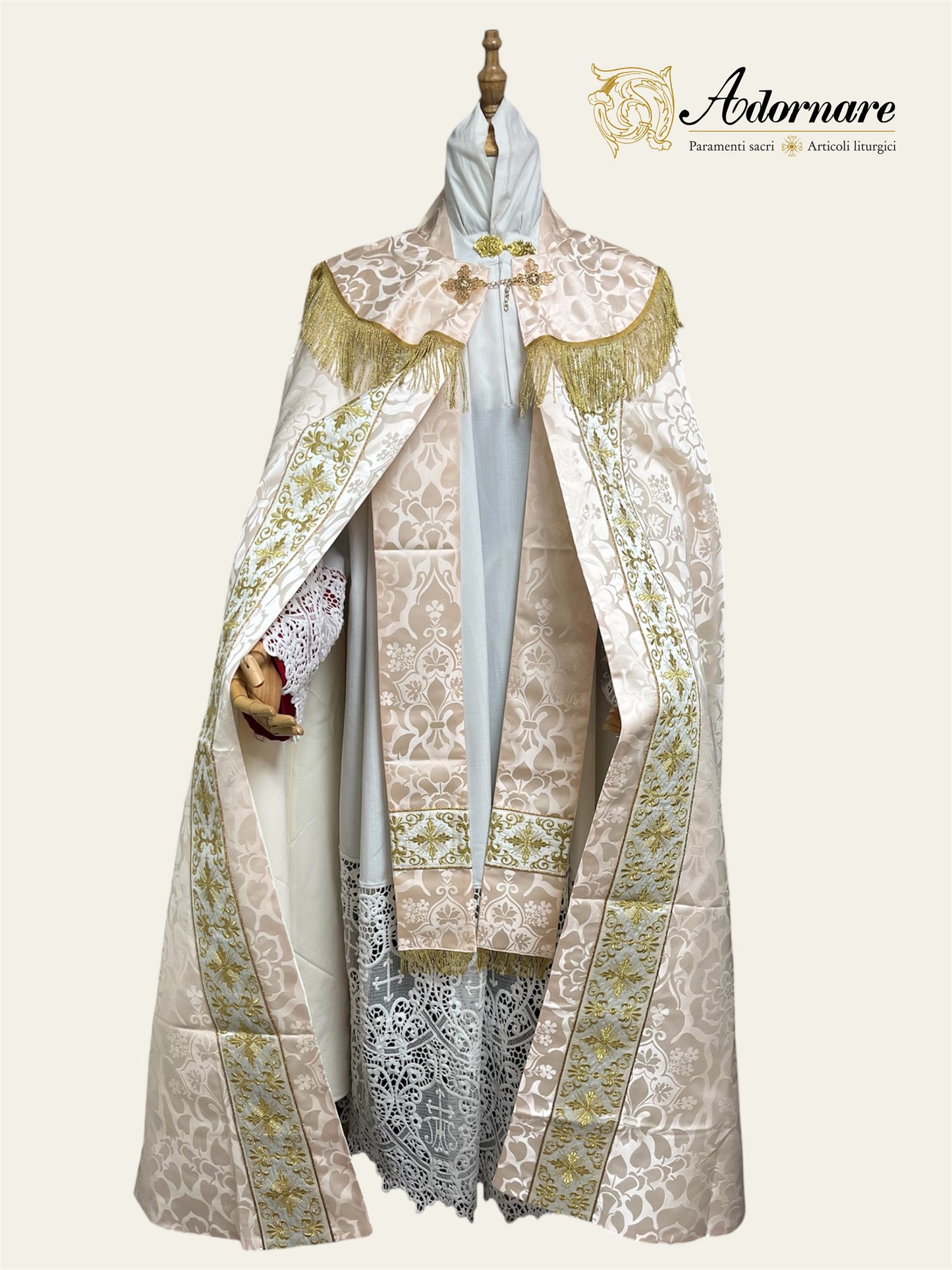 Damask Gothic Cope with embroidered orphrey bands  / Piviale Gotica Damasco