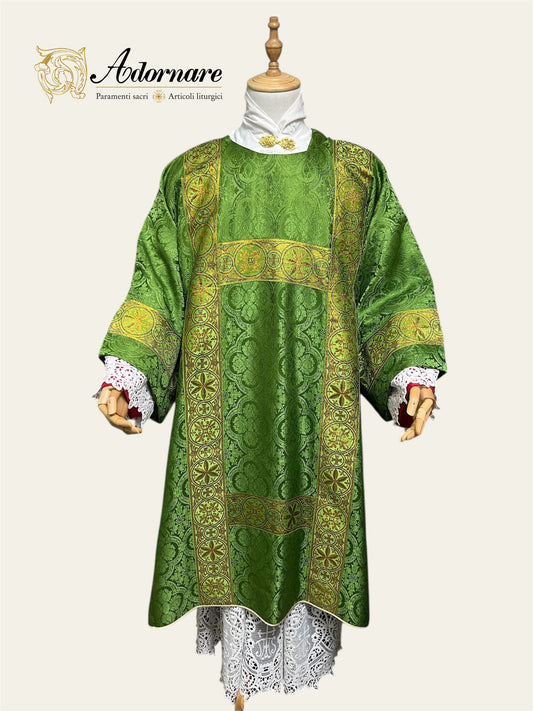 Damask Gothic Dalmatic with woven orphrey bands / Dalmatica gotica in damasco