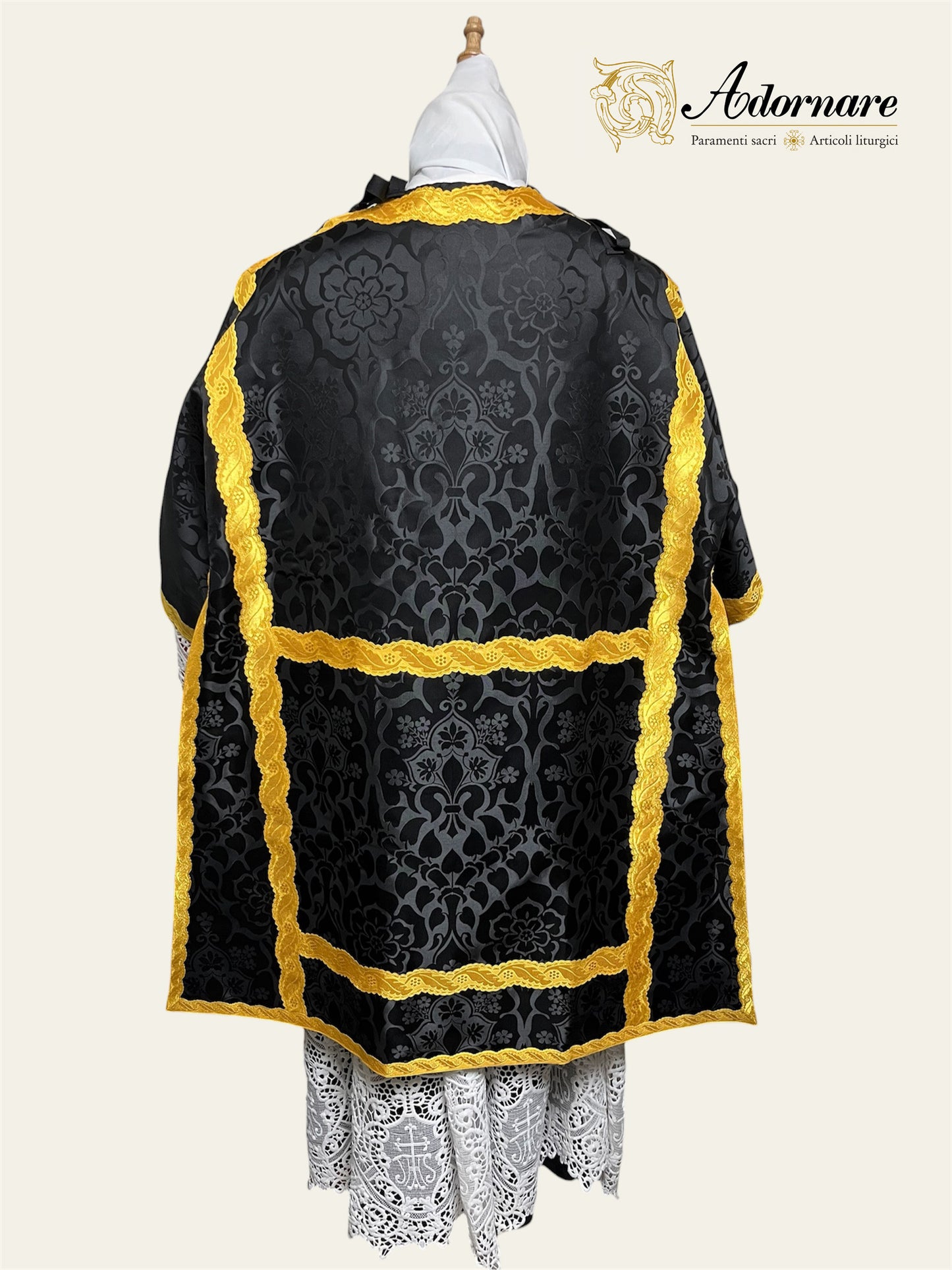 Damask Italian-cut Roman Dalmatic / Dalmatica romana in damasco